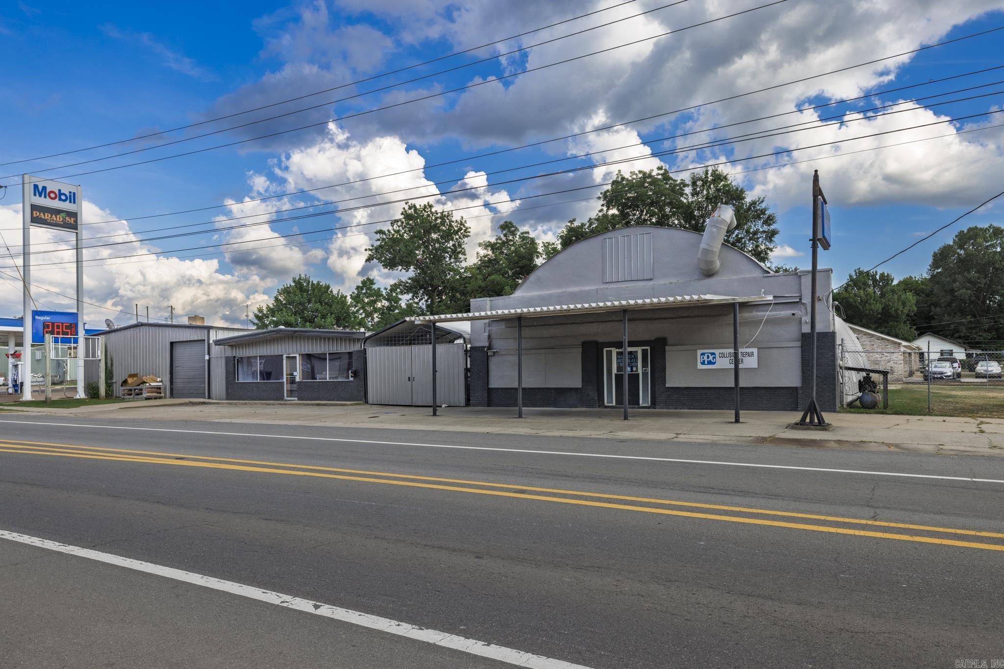 Wallis - Commercial Sale