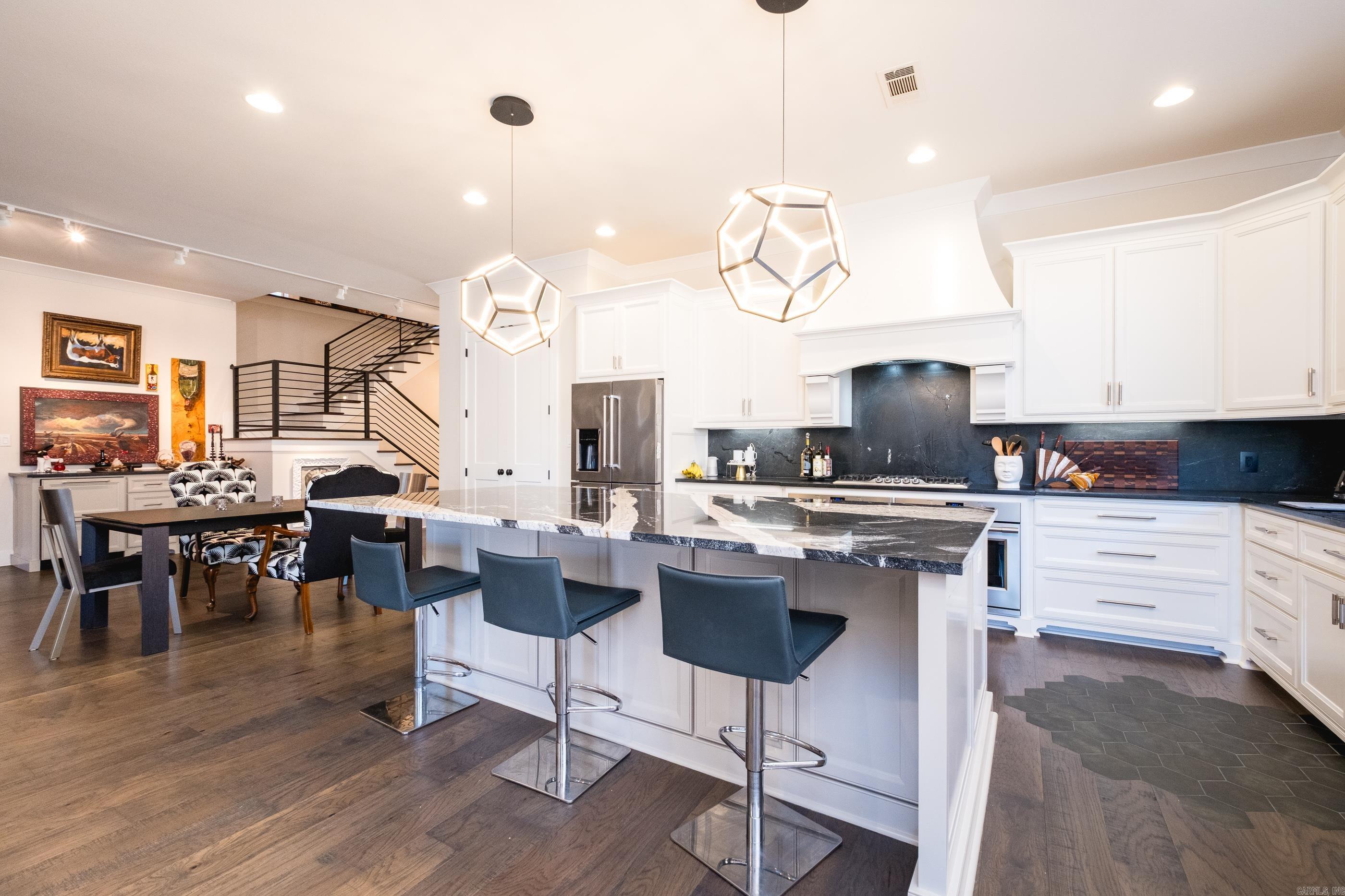 CHENAL VALLEY "ENSBURY PLACE" - Residential