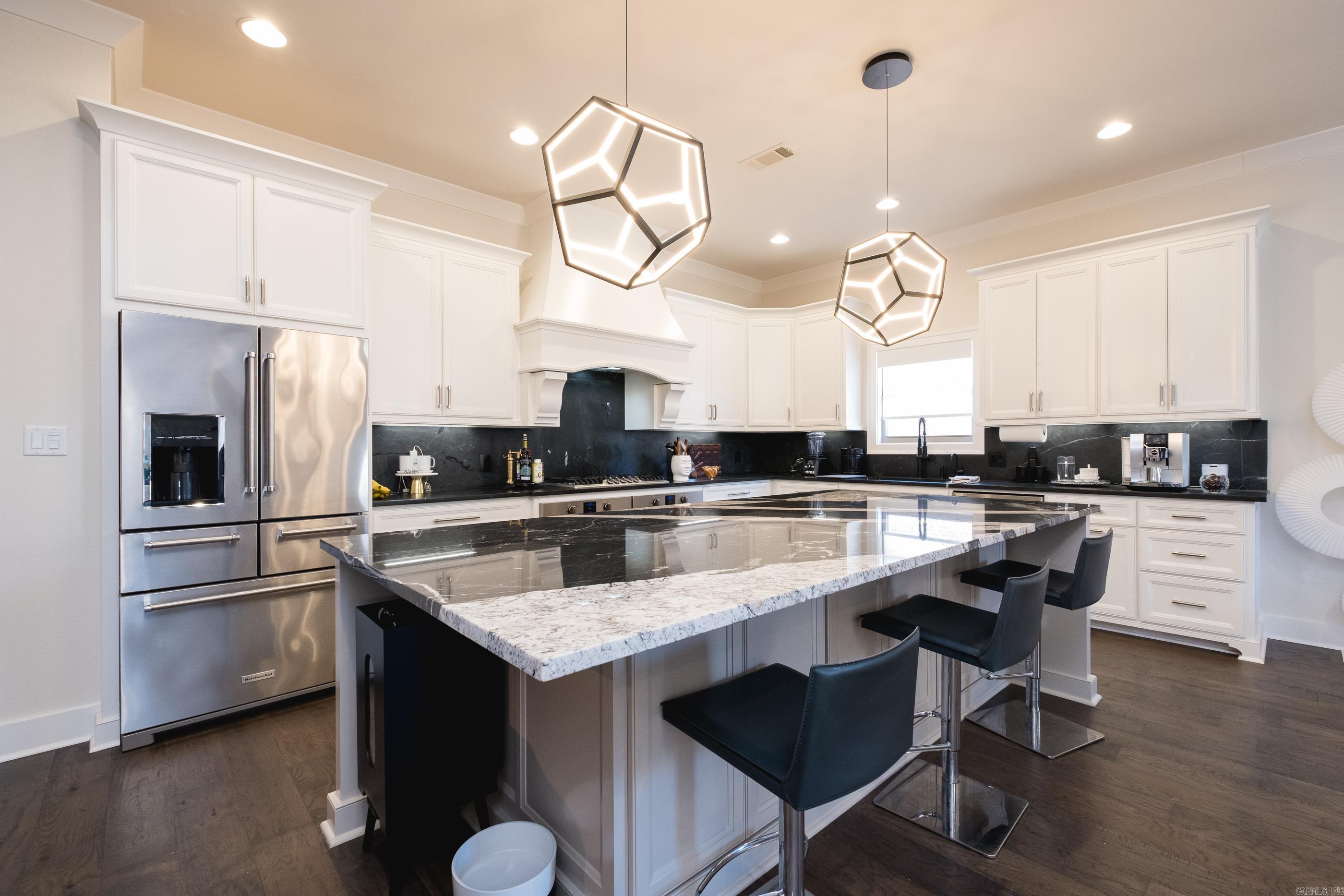 CHENAL VALLEY "ENSBURY PLACE" - Residential