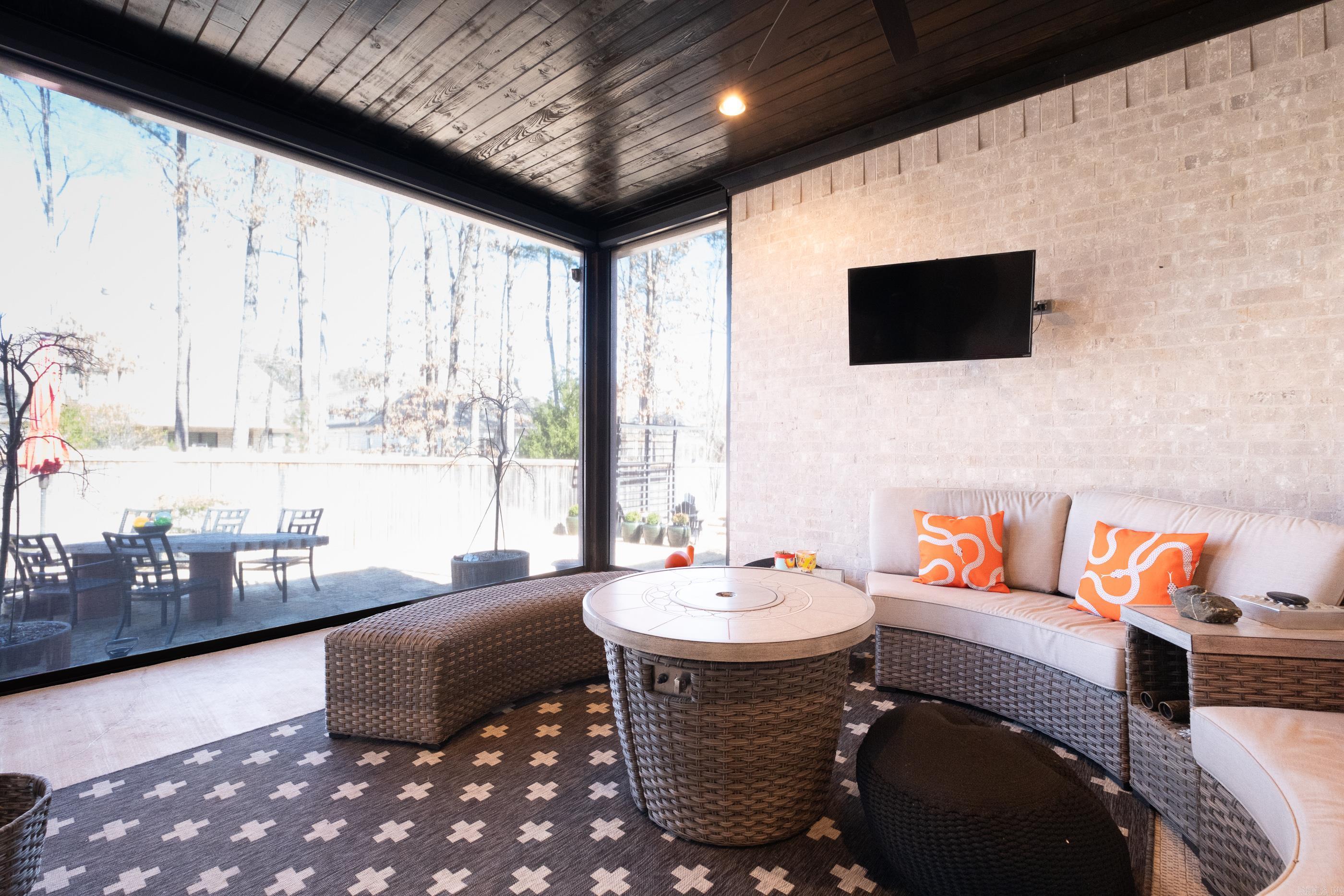 CHENAL VALLEY "ENSBURY PLACE" - Residential