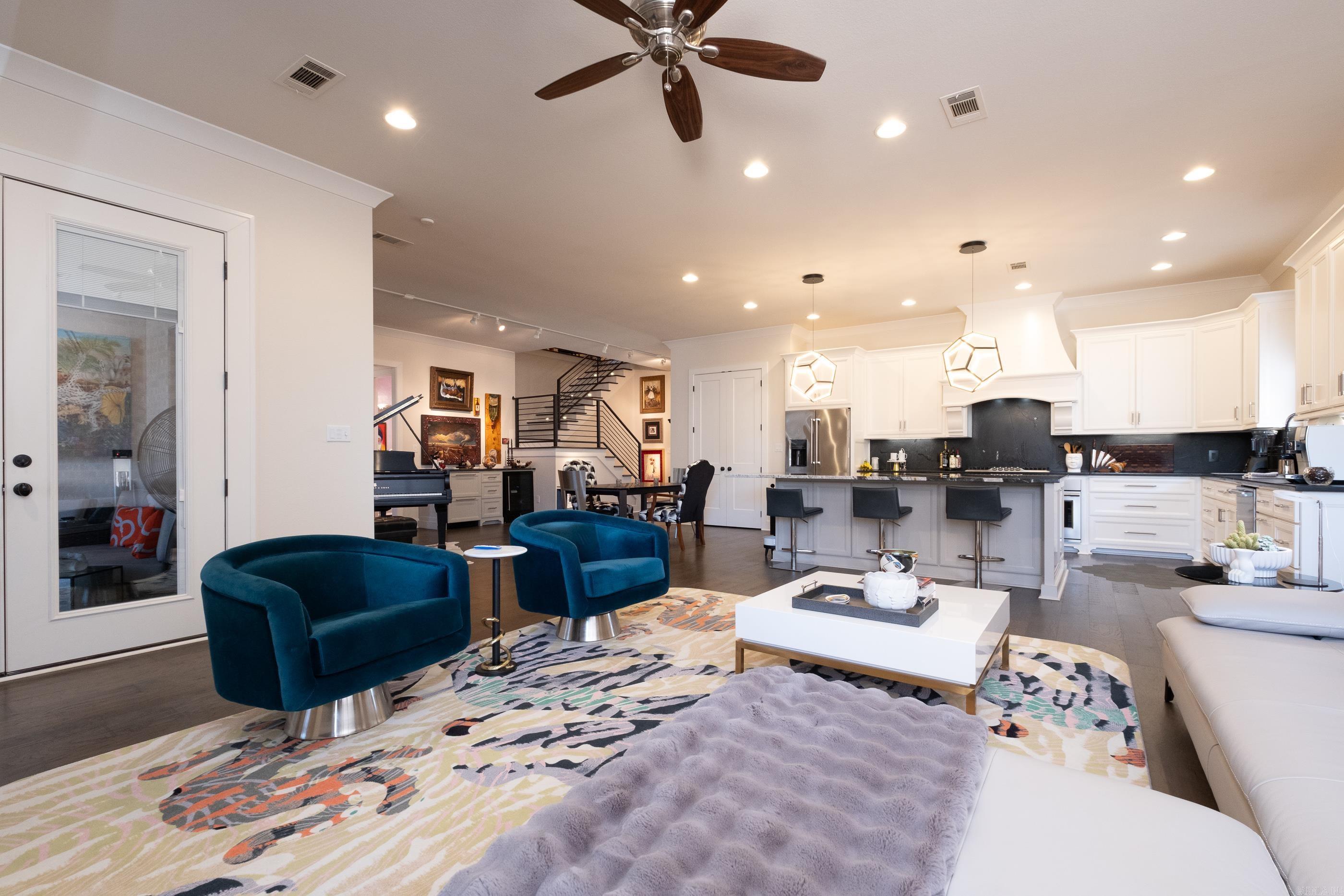 CHENAL VALLEY "ENSBURY PLACE" - Residential