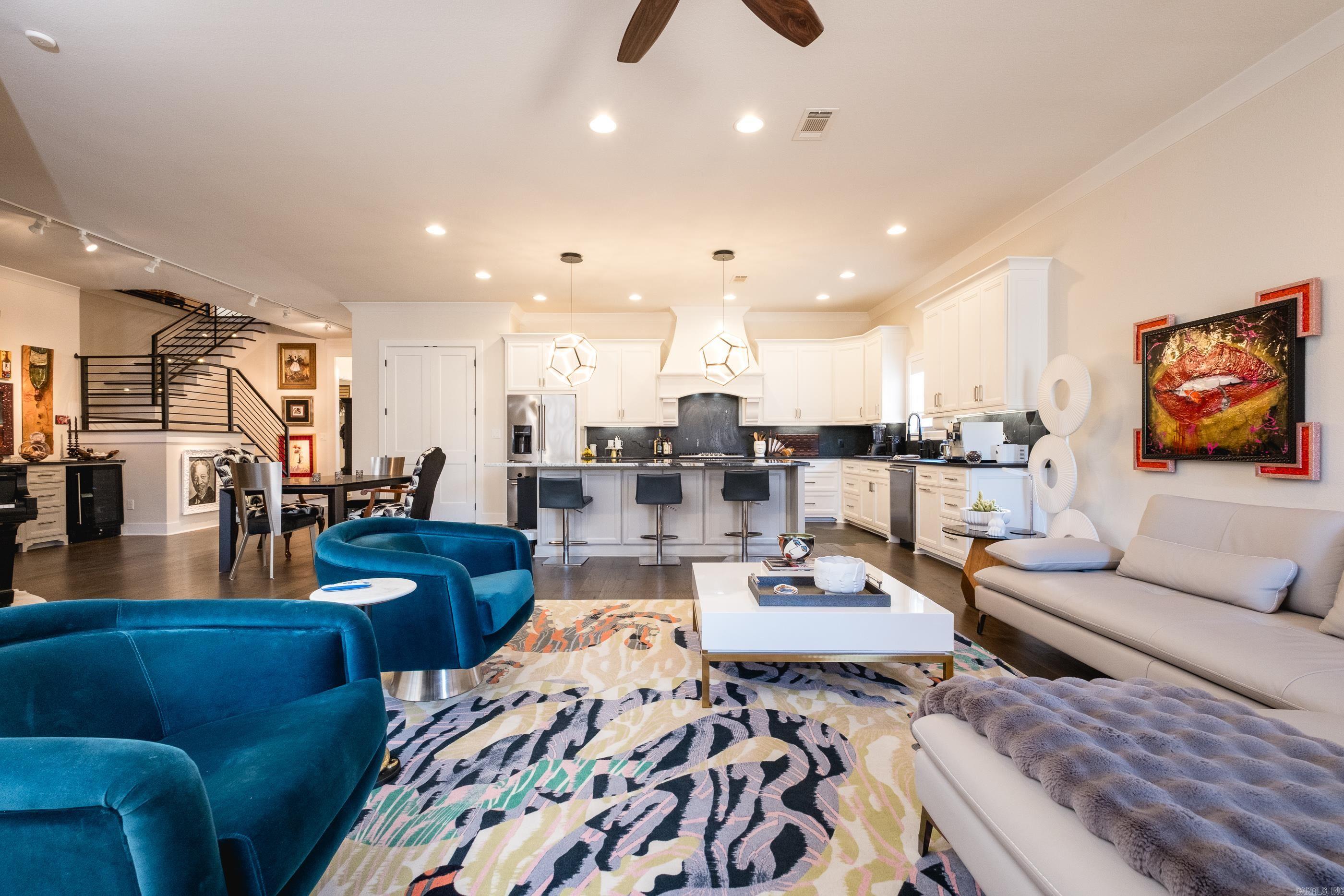 CHENAL VALLEY "ENSBURY PLACE" - Residential