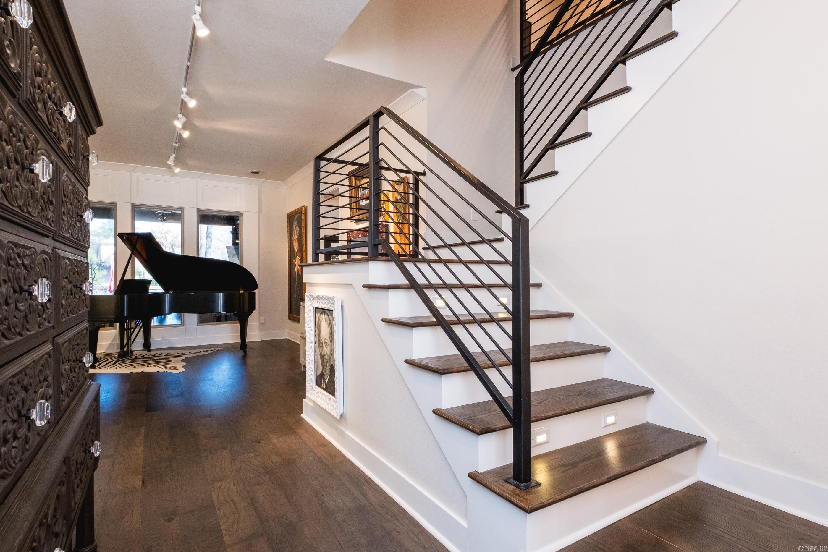 CHENAL VALLEY "ENSBURY PLACE" - Residential