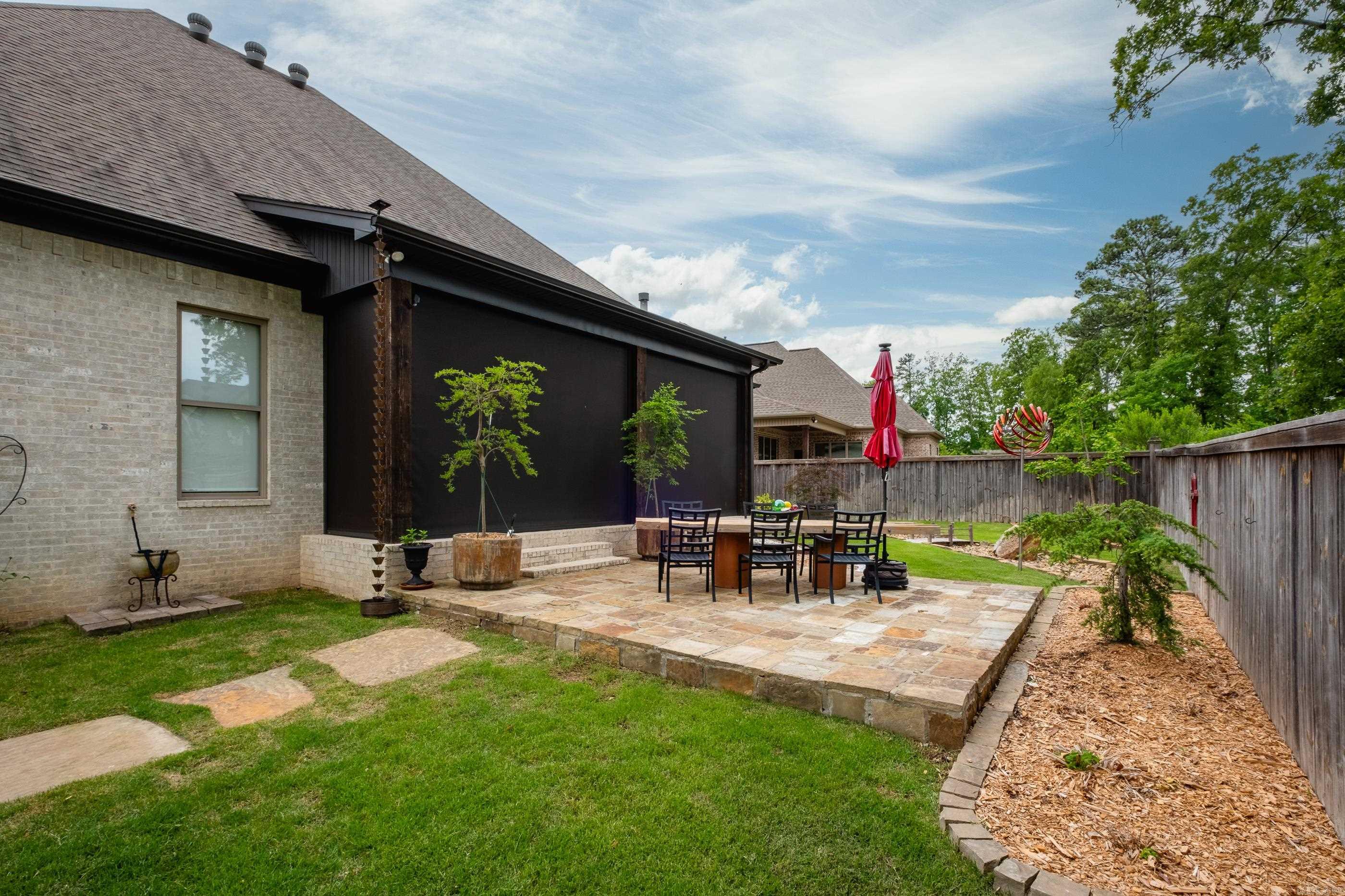 CHENAL VALLEY "ENSBURY PLACE" - Residential