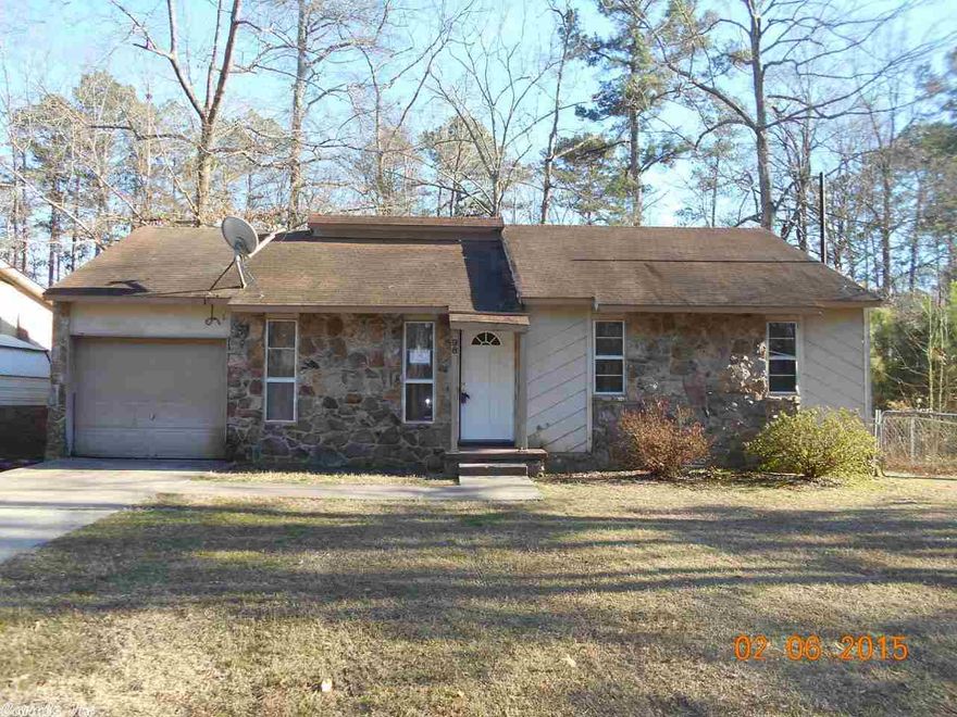 Lots of Space Here, Living Room, Kitchen, Den, Nice Size Master With Large Jetted Tub in Master Bath. Den is large, plenty of room! Fenced Backyard.  Property Sold "As-Is" AGENTS: See Confidential Remarks!!