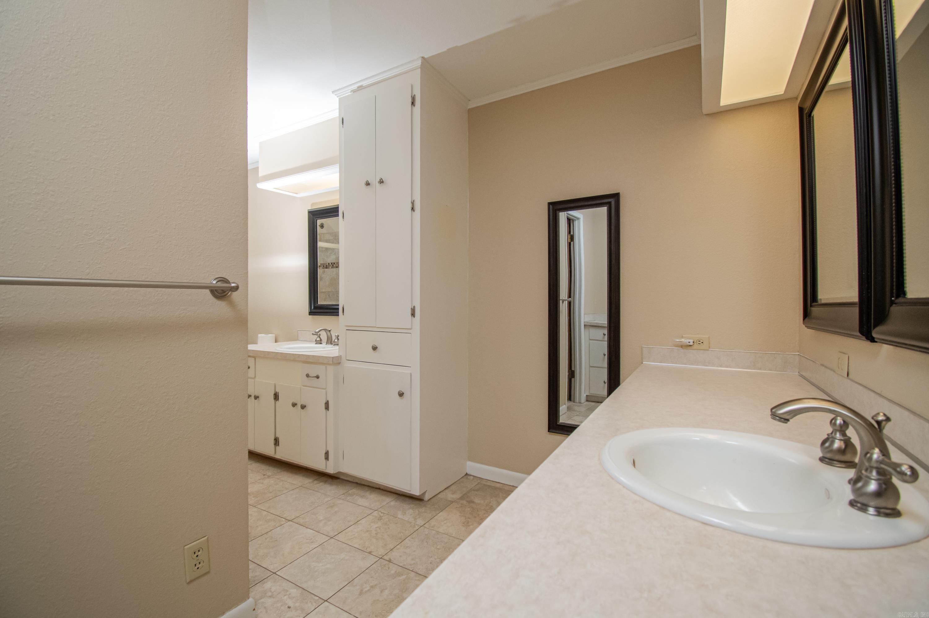 Oak Manor - Residential