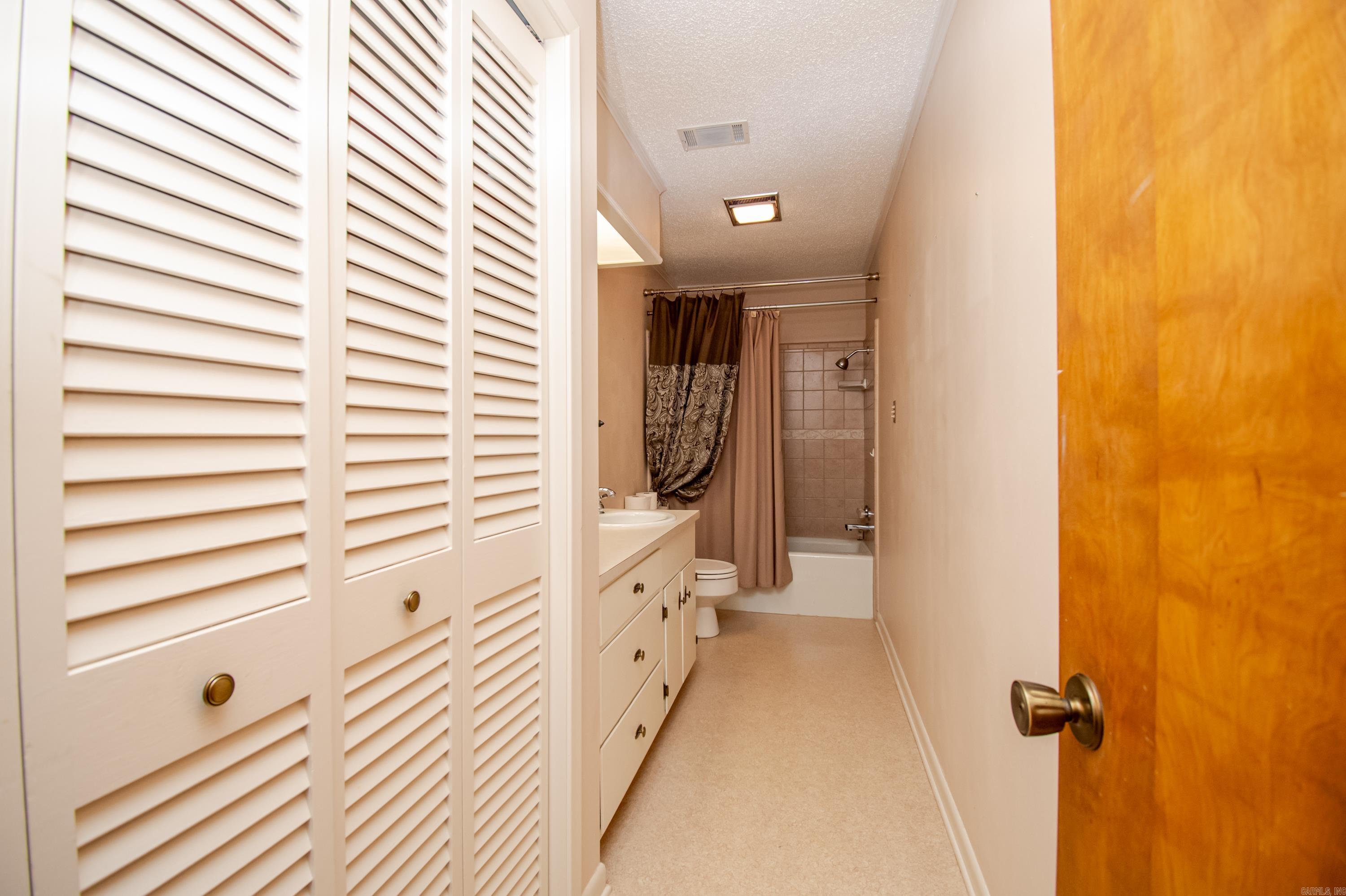 Oak Manor - Residential