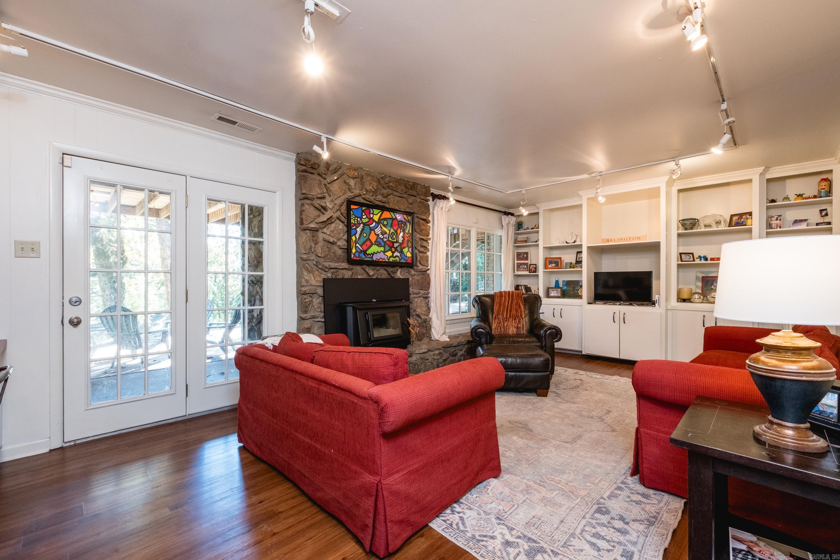 SHANNON HILLS EAST - Residential