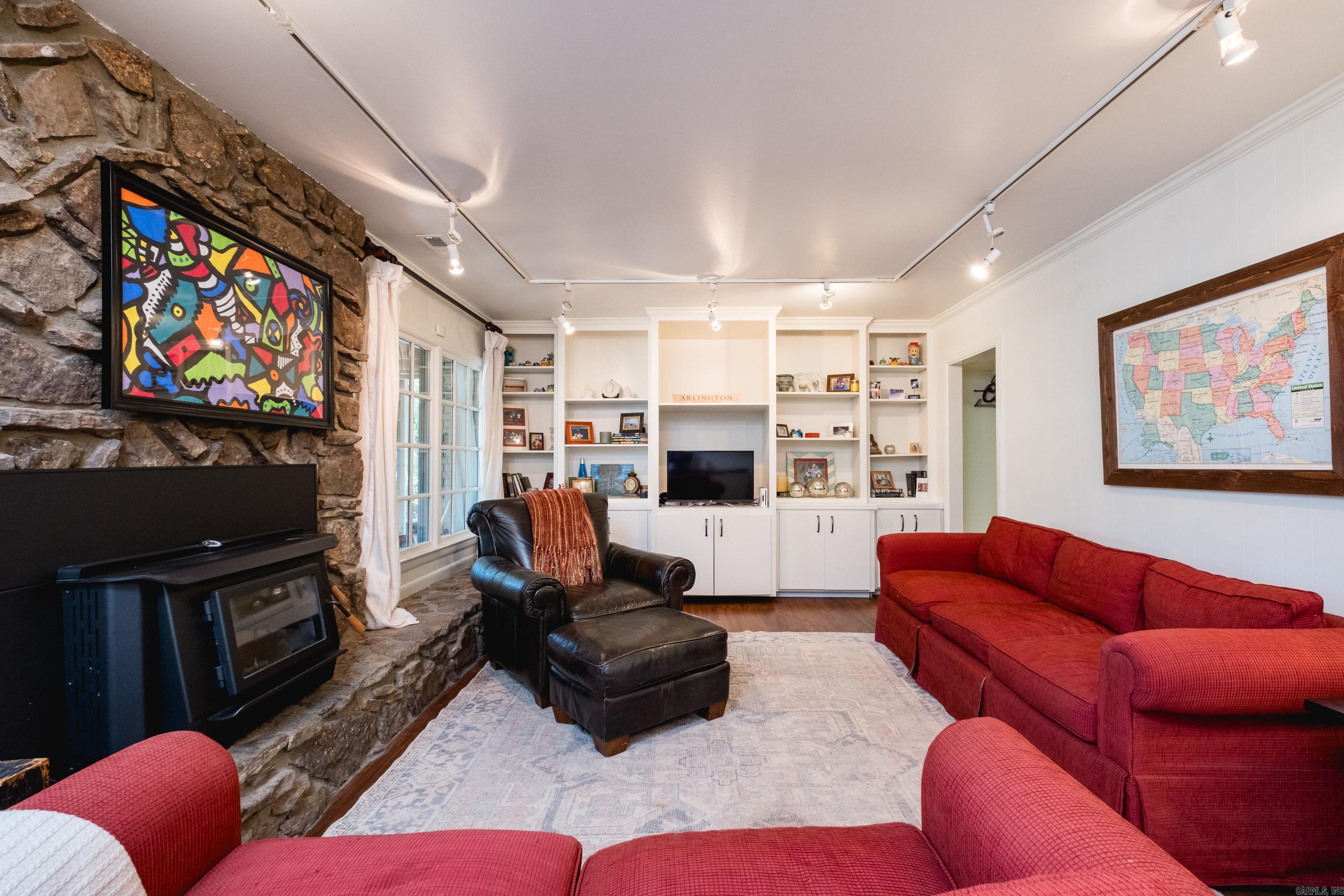 SHANNON HILLS EAST - Residential