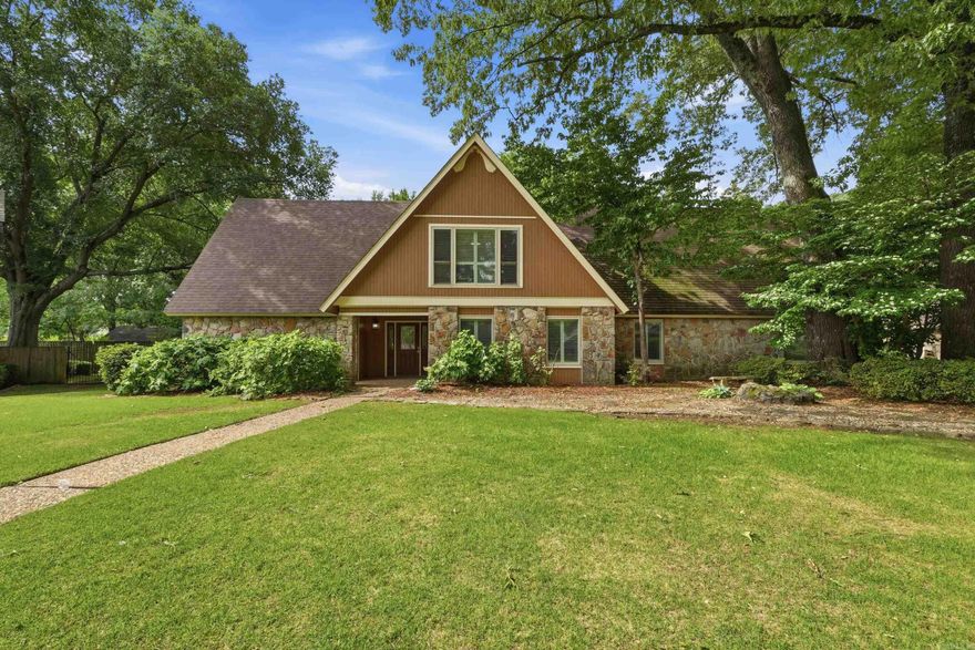 THE DESIRED JEFFERSON PLACE SUBDIVISION IS THE SETTING FOR THIS BEAUTIFUL, TIMELESS HOME. TUCKED BENEATH THE TREES IN THE CUL-DE-SAC  YOU WILL FIND THIS 4 BEDROOM 3.5 BATH TWO STORY TRADITIONAL HOME. THE MAIN FLOOR FEATURES A SITTING ROOM, FORMAL DINING, DEN, KITCHEN WITH PAINTED CABINETS AND A BREAKFAST NOOK WITH ACCESS TO THE FOUR SEASONS ROOM, OUTDOOR ENTERTAINING AREA WITH A WBF, OVERLOOKING THE IN-GROUND POOL. A LARGE PRIMARY BEDROOM AND BATH AND LAUNDRY AREA COMPLETE THE MAIN FLOOR. THE SECOND FLOOR HAS 3 LARGE BEDROOMS AND TWO FULL BATHS. ALL BEDROOMS HAVE AMPLE CLOSET SPACE AND THE ENTIRE HALLWAY IS LINED WITH ADDITIONAL STORAGE CLOSETS. FROM ONE OF THE BEDROOMS, YOU CAN ACCESS AN ENORMOUS WALK IN ATTICE. THE STORAGE SPACE IS COMPLETELY FLOORED. THERE IS A DETACHED SHOP HEATED AND COOLED WITH A 1/2 BATH AND A WALK-UP ATTIC SPACE. DON'T MISS THE OPPORTUNITY TO SEE THIS AMAZING HOME.
