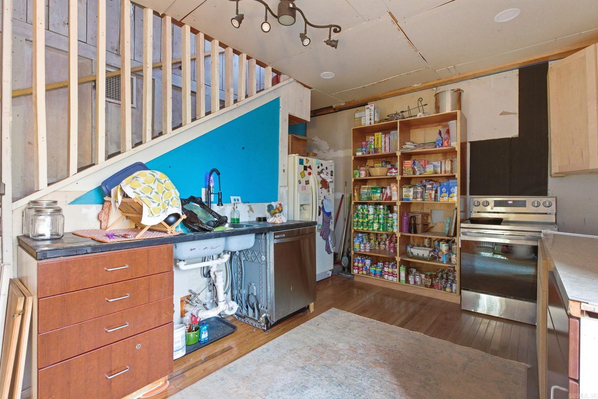 DOWDY & TERRY - Residential