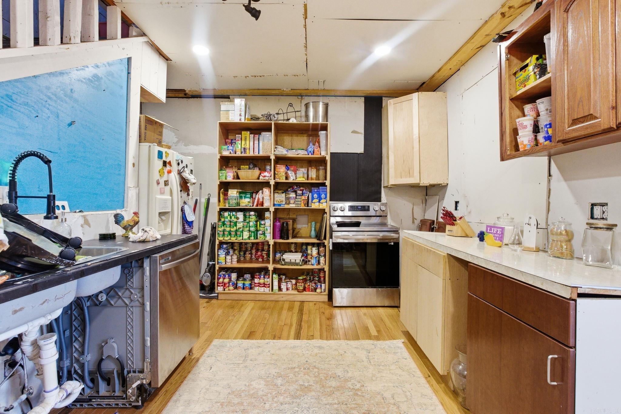 DOWDY & TERRY - Residential