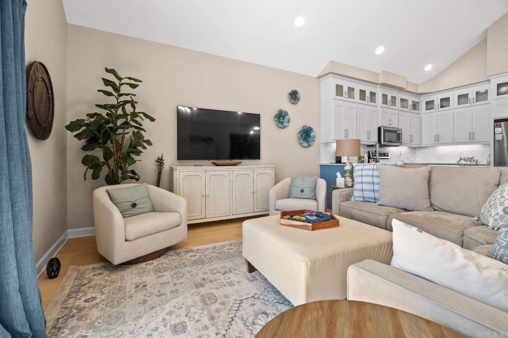 OSAGE POINT - Residential