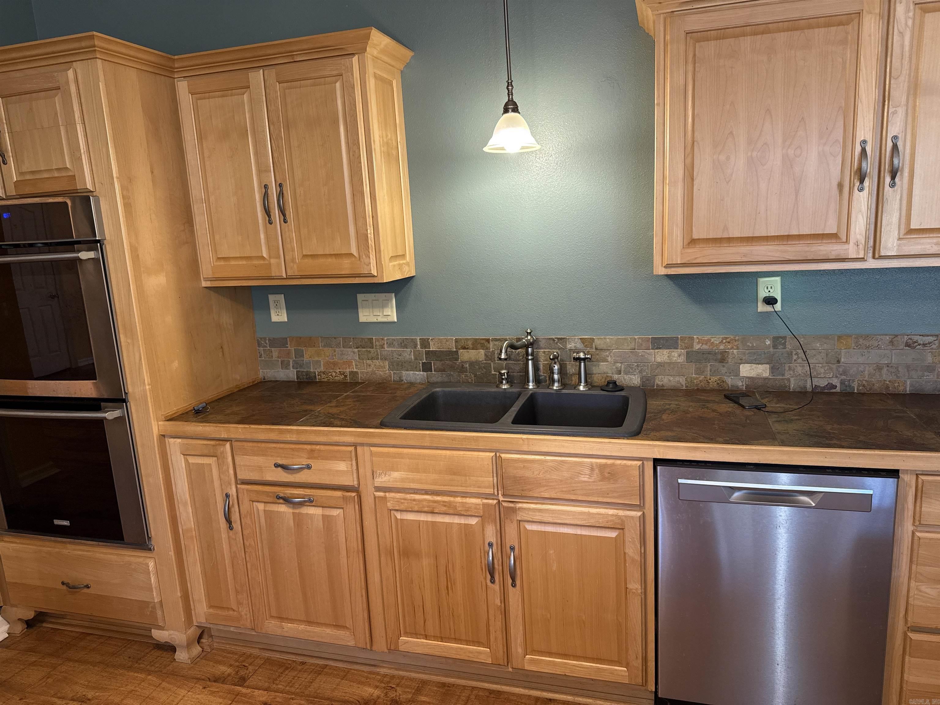 INDIAN HILLS - Residential