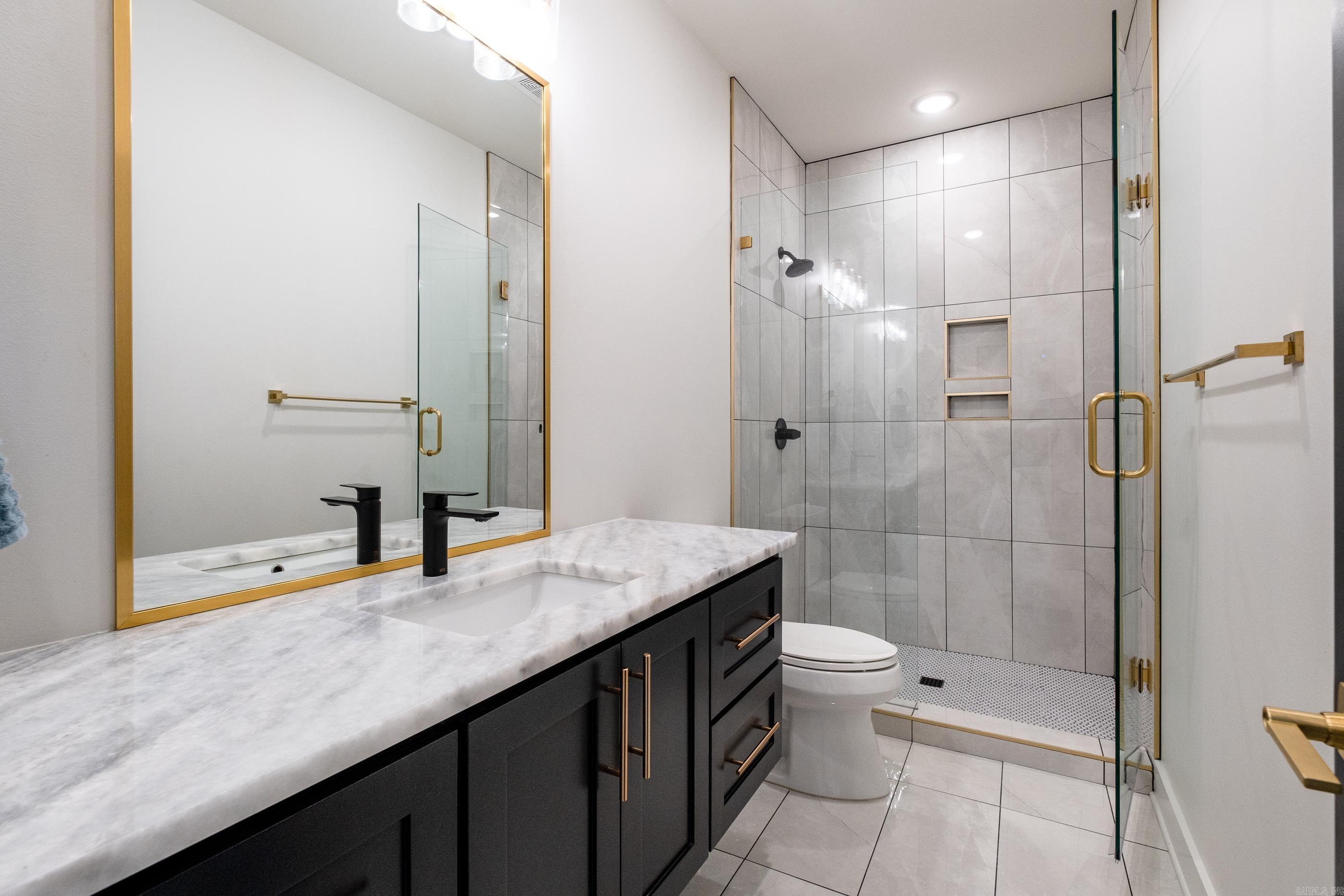 THE WOODS OF HURRICANE LAKE ESTA - Residential