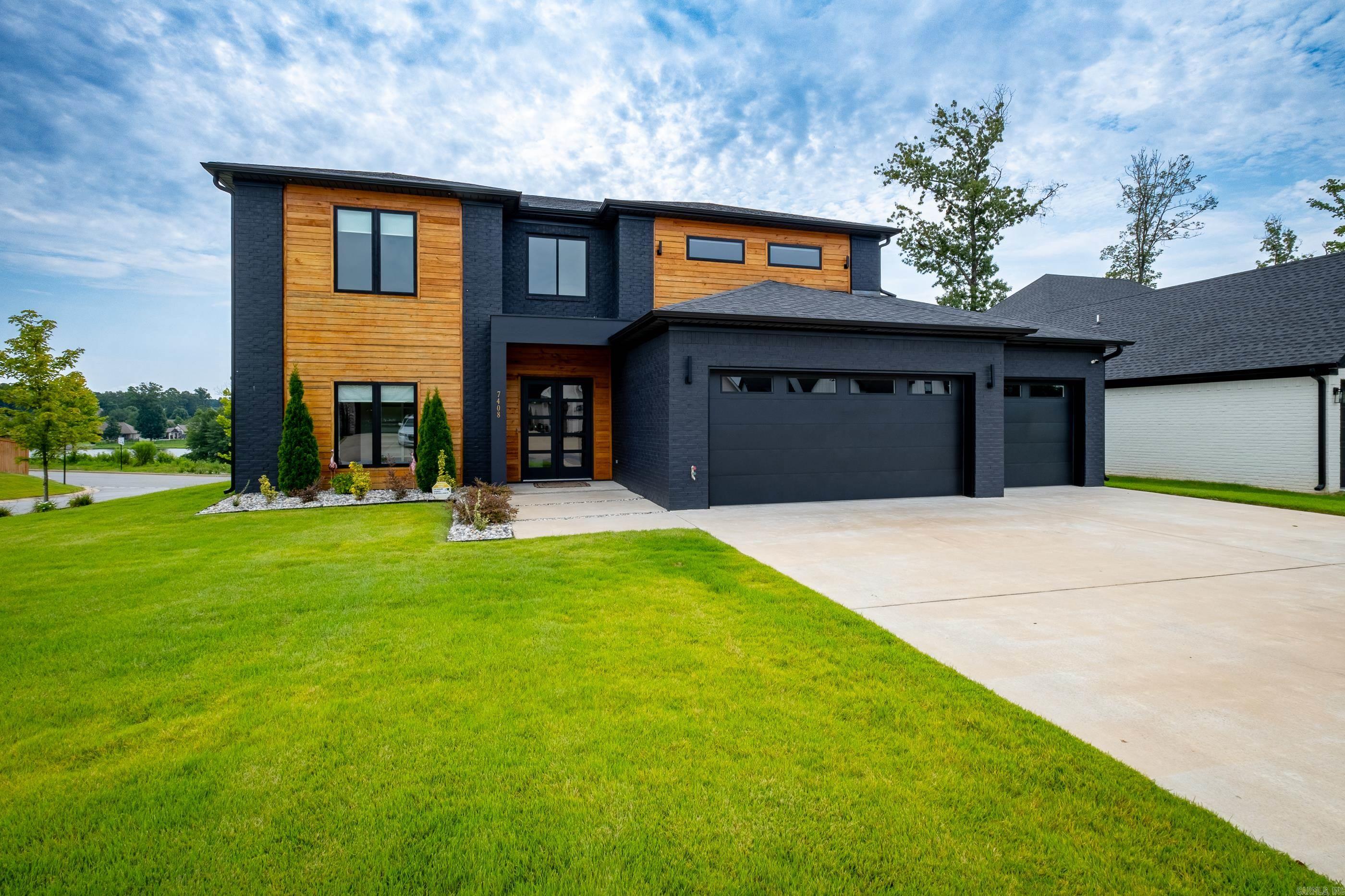 THE WOODS OF HURRICANE LAKE ESTA - Residential