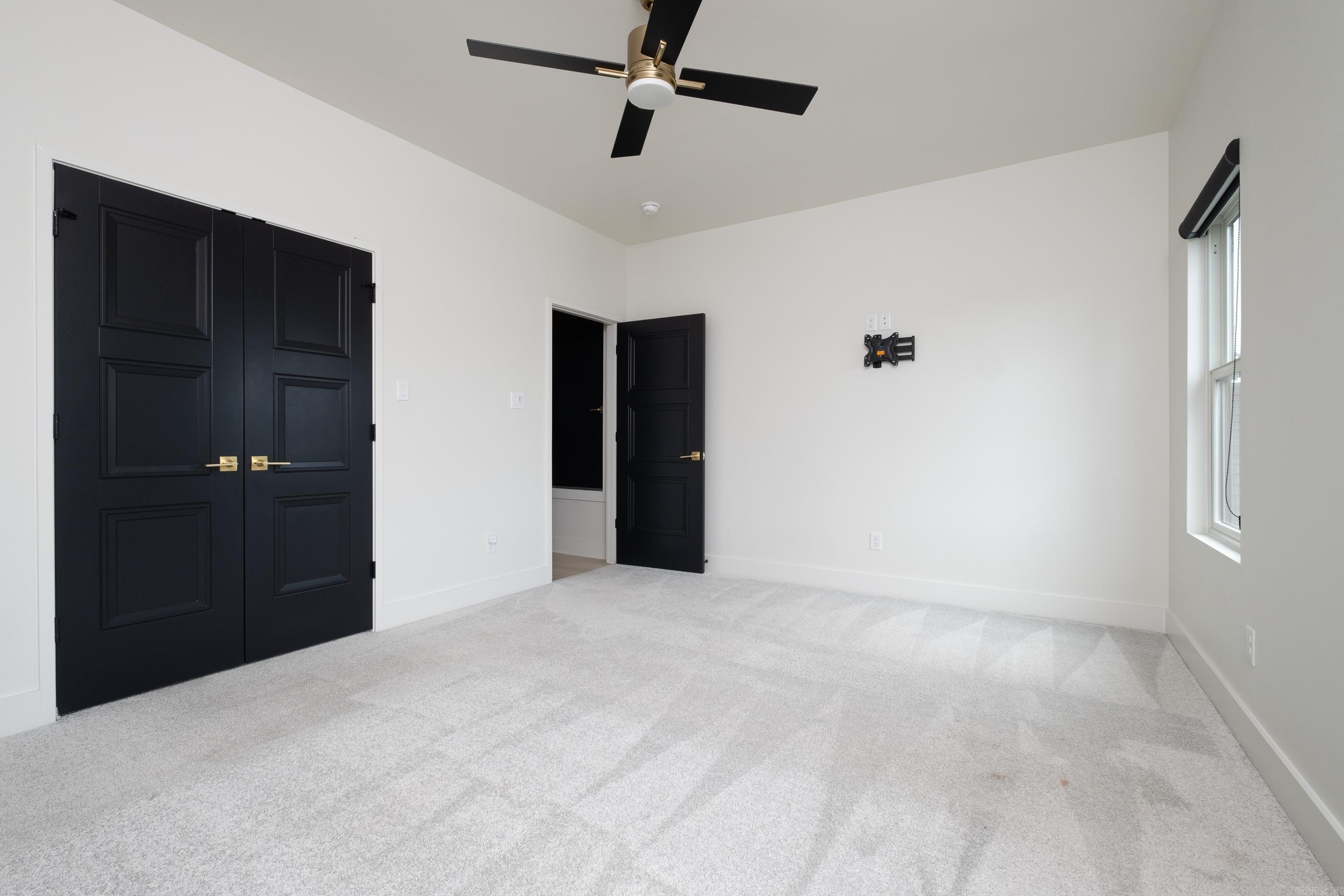 THE WOODS OF HURRICANE LAKE ESTA - Residential