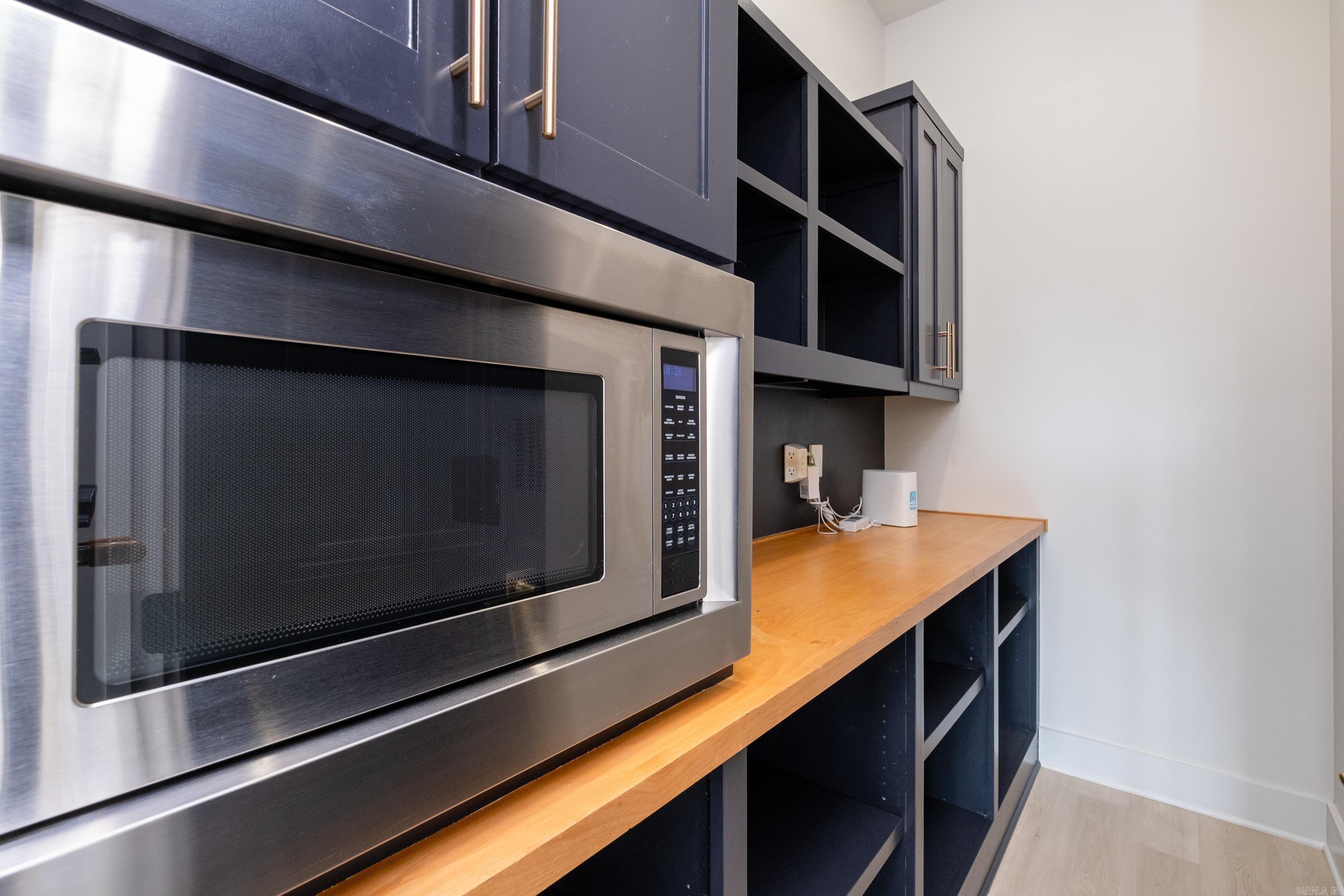 THE WOODS OF HURRICANE LAKE ESTA - Residential