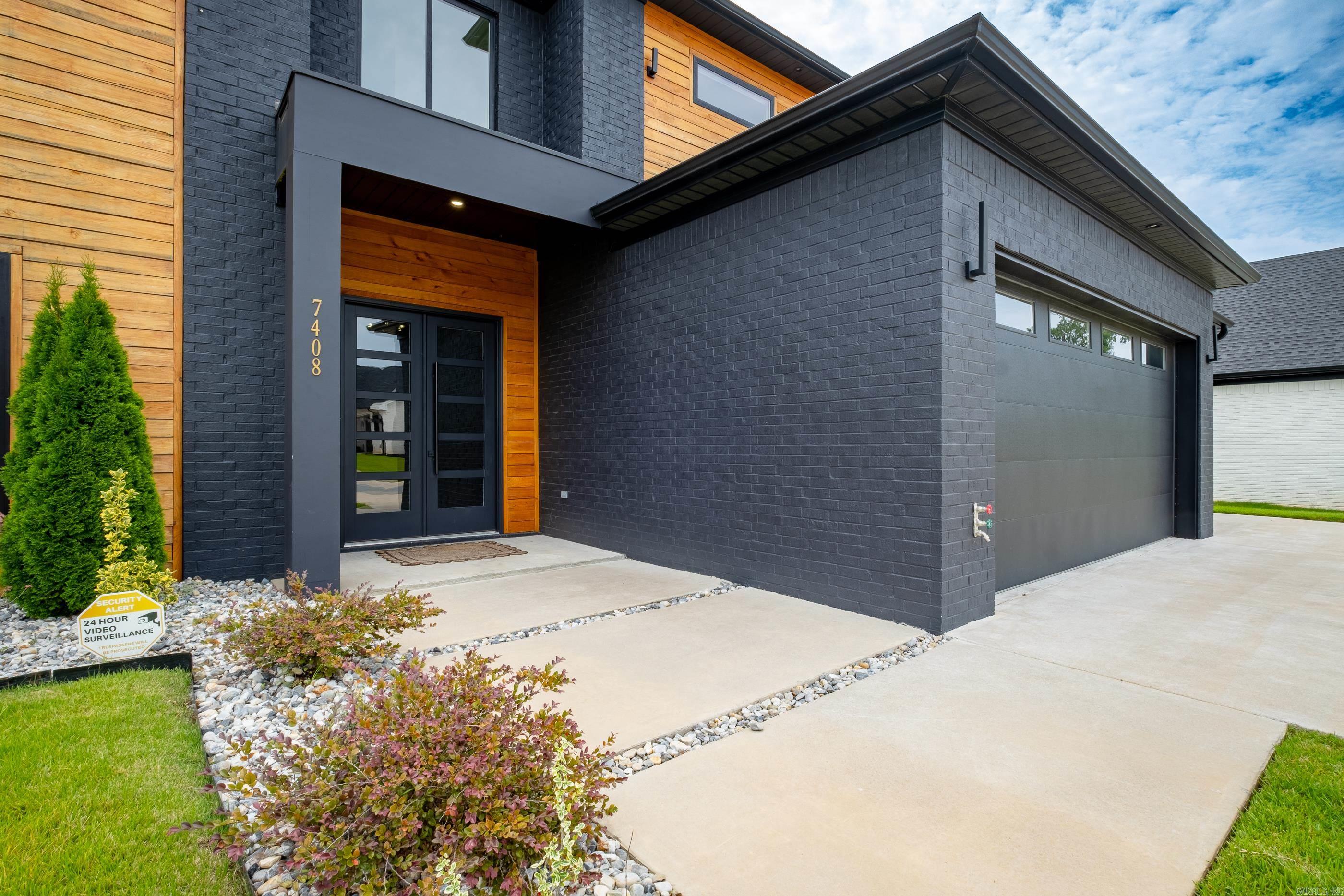 THE WOODS OF HURRICANE LAKE ESTA - Residential