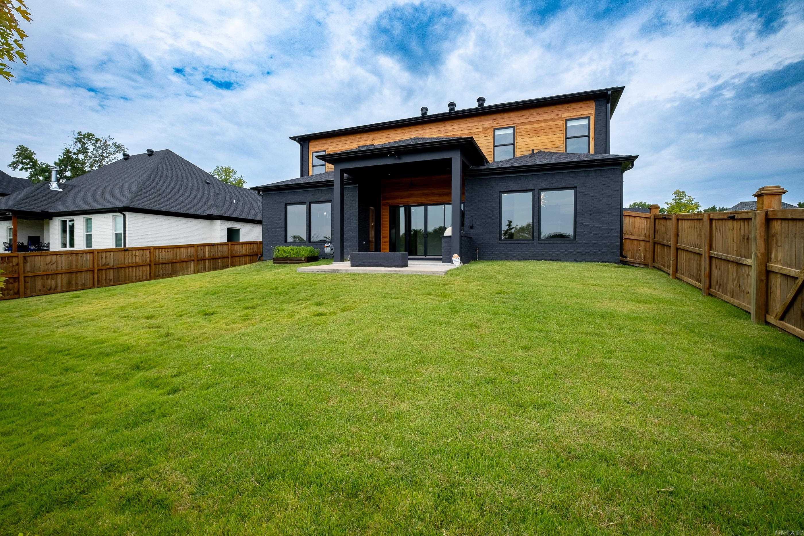 THE WOODS OF HURRICANE LAKE ESTA - Residential