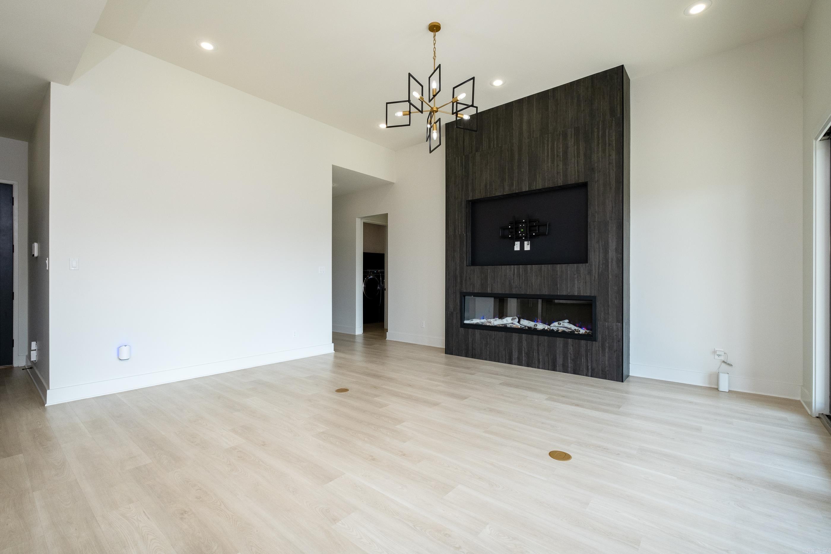 THE WOODS OF HURRICANE LAKE ESTA - Residential