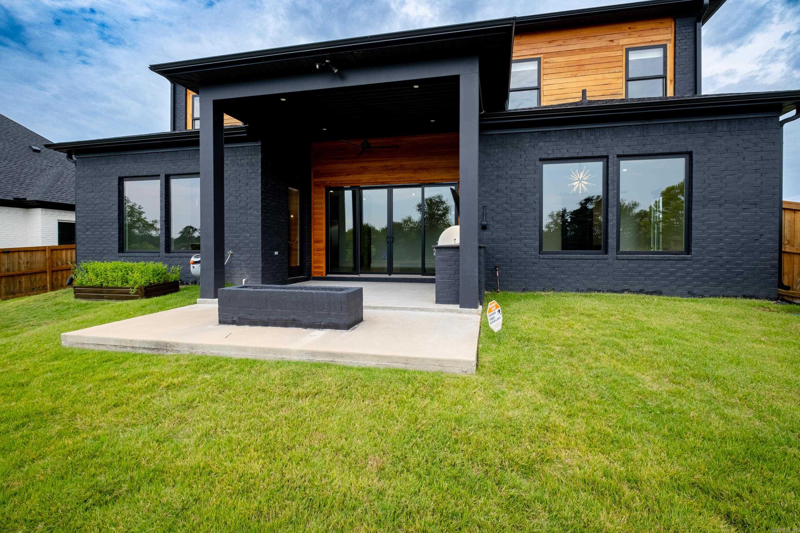 THE WOODS OF HURRICANE LAKE ESTA - Residential