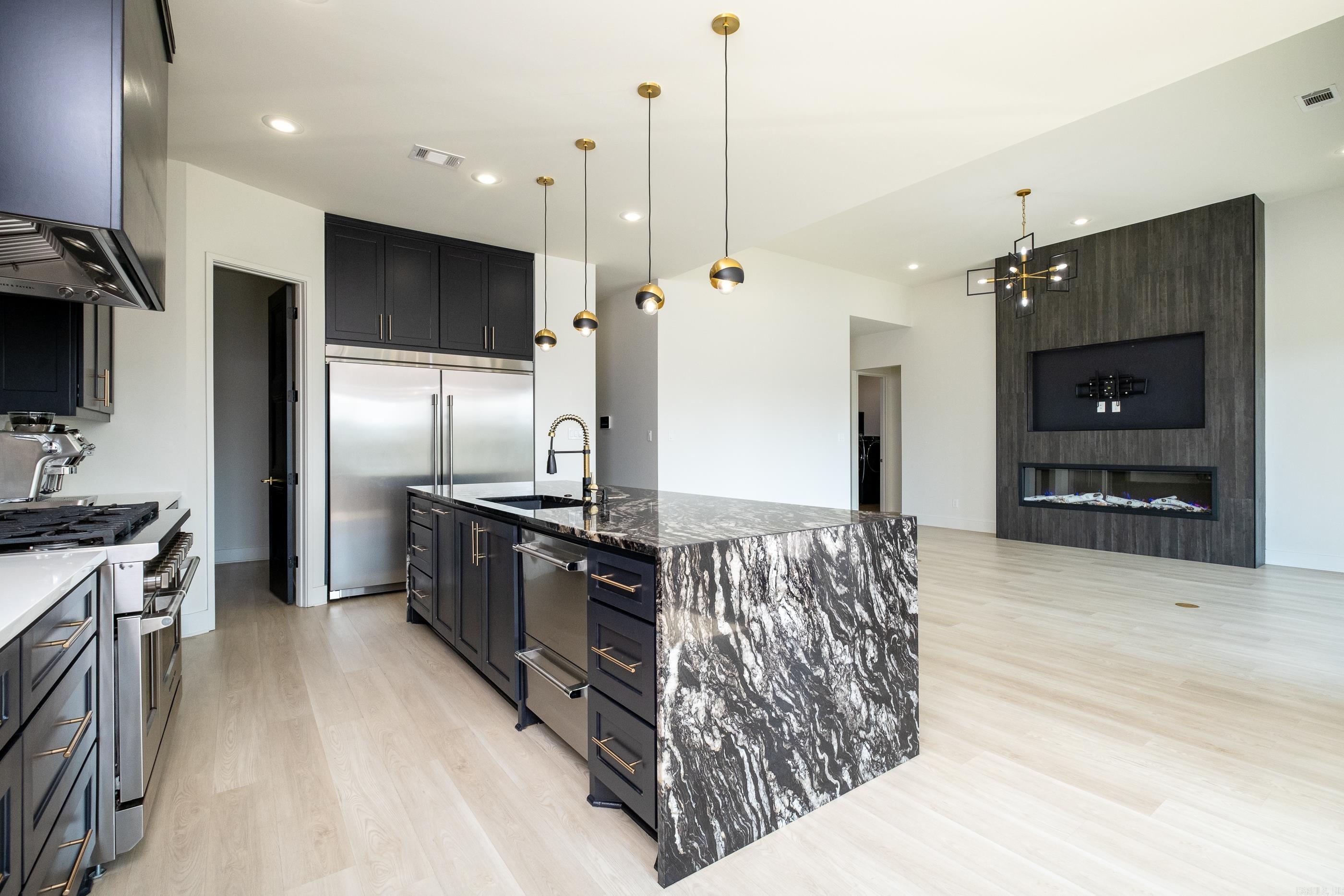 THE WOODS OF HURRICANE LAKE ESTA - Residential