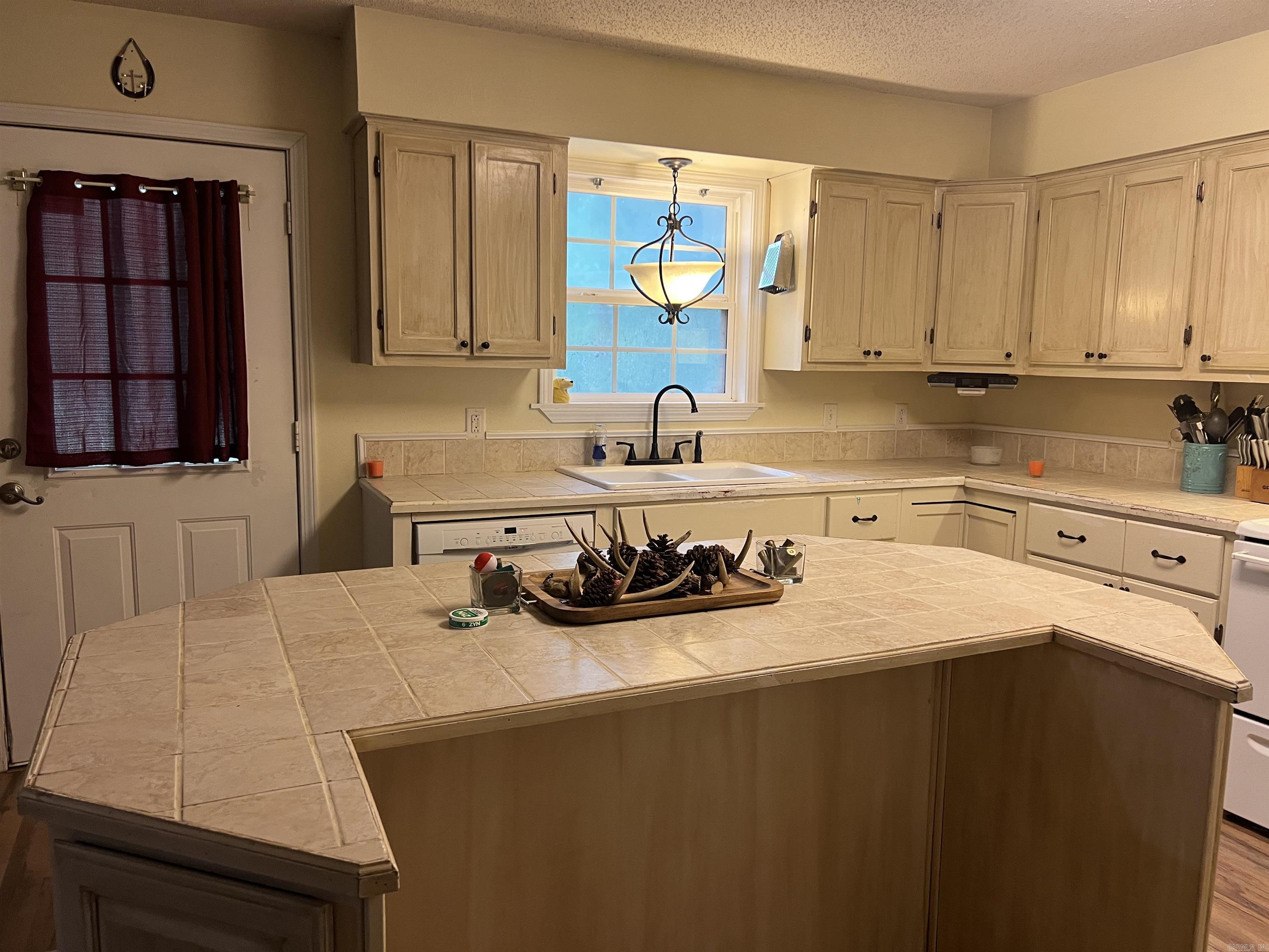 DOGWOOD HILLS - Residential