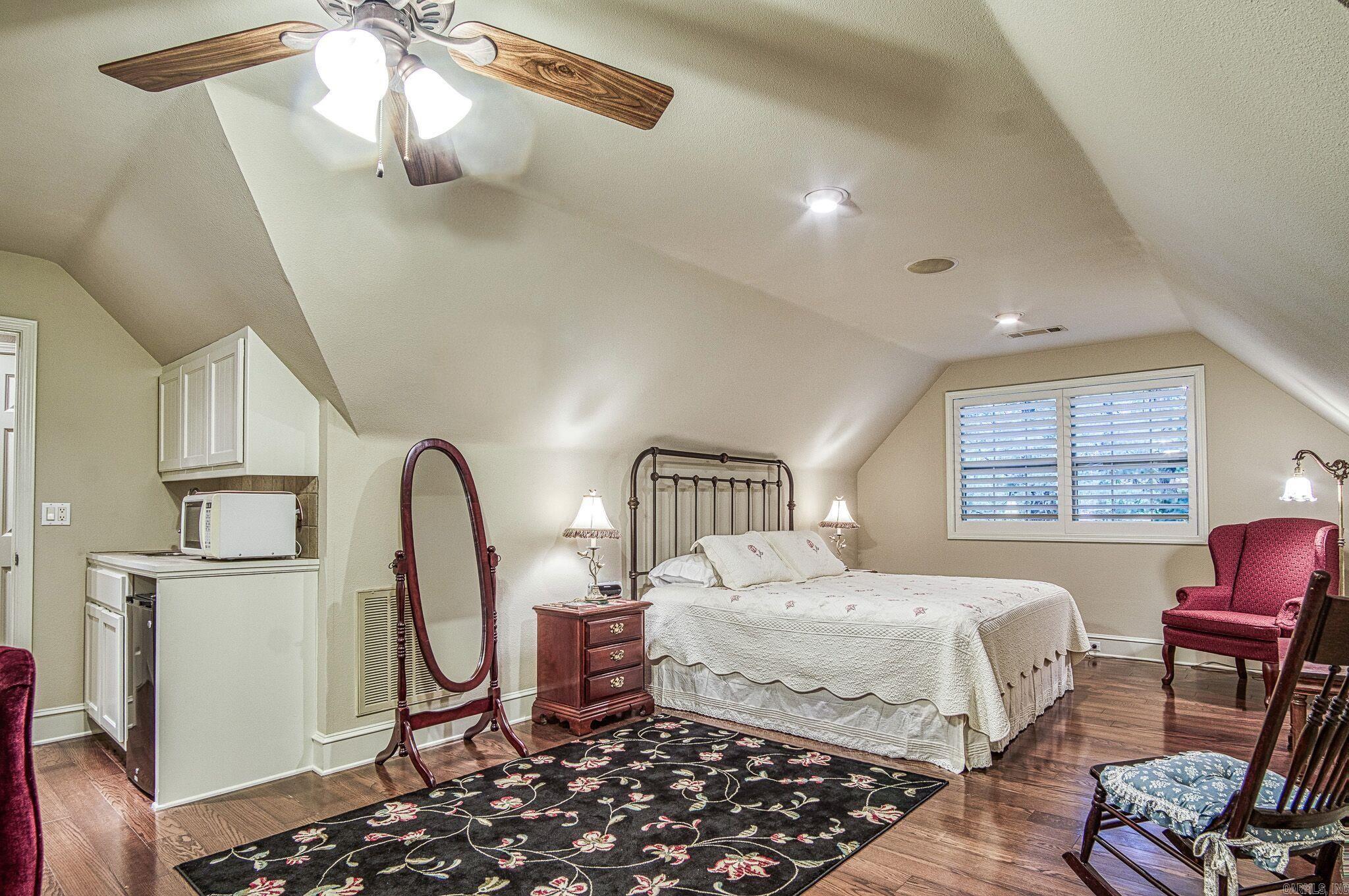 Estancia - Residential