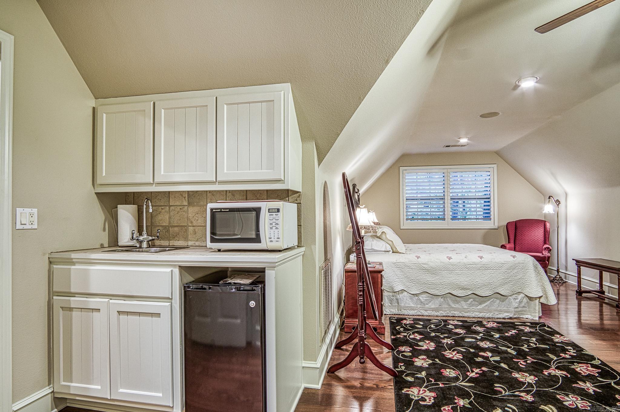 Estancia - Residential