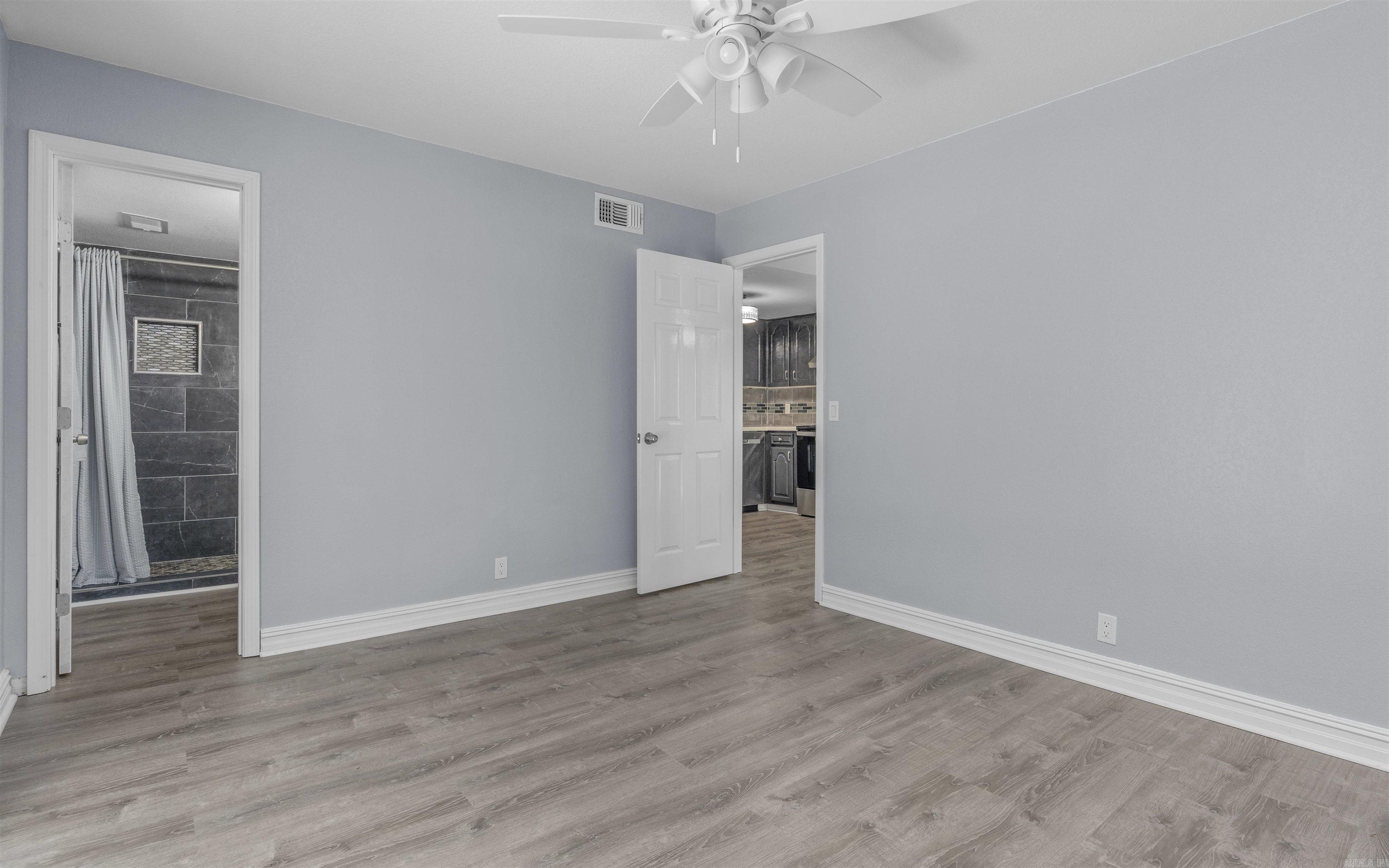 VALENCIA COURTS - Residential