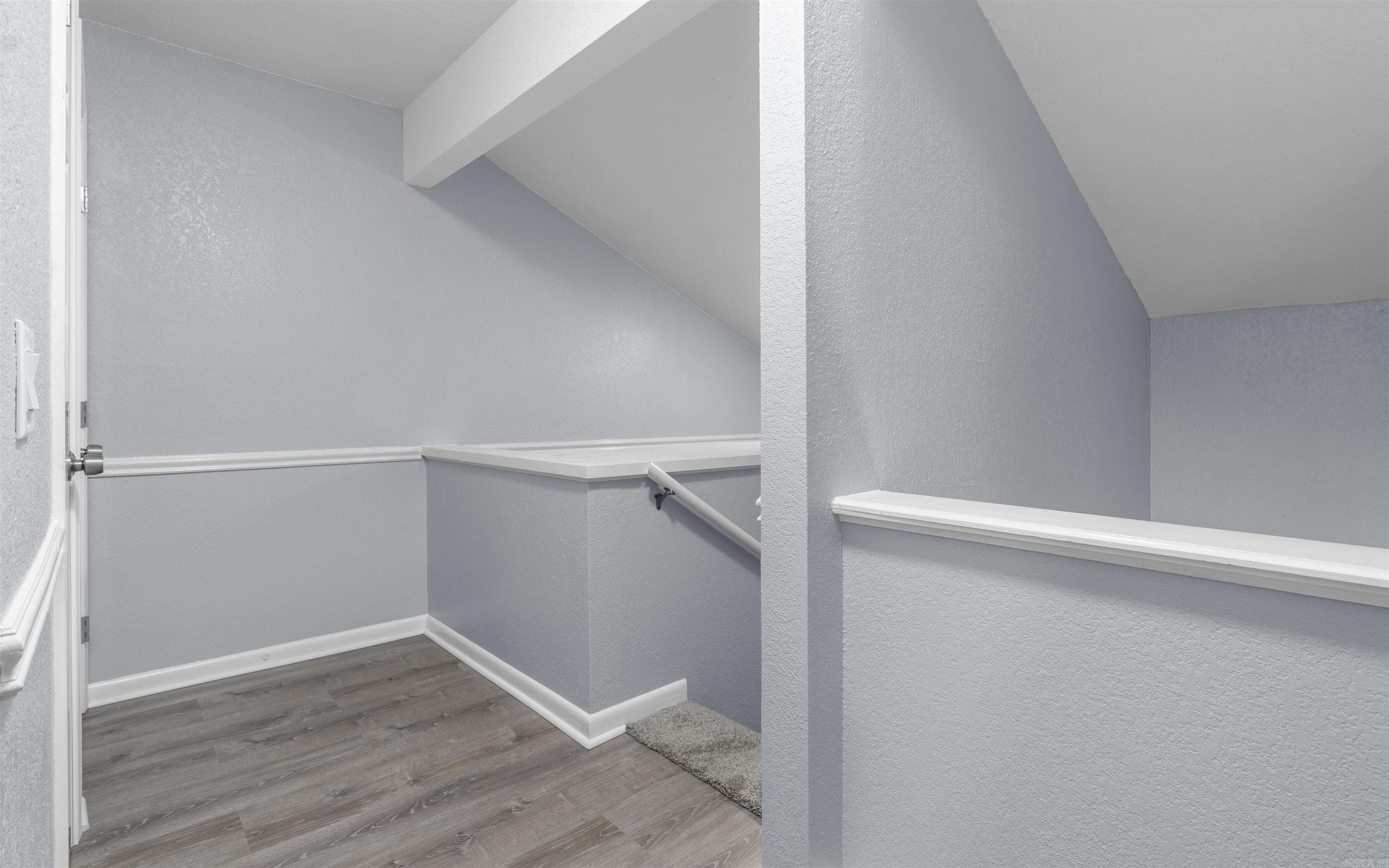 VALENCIA COURTS - Residential