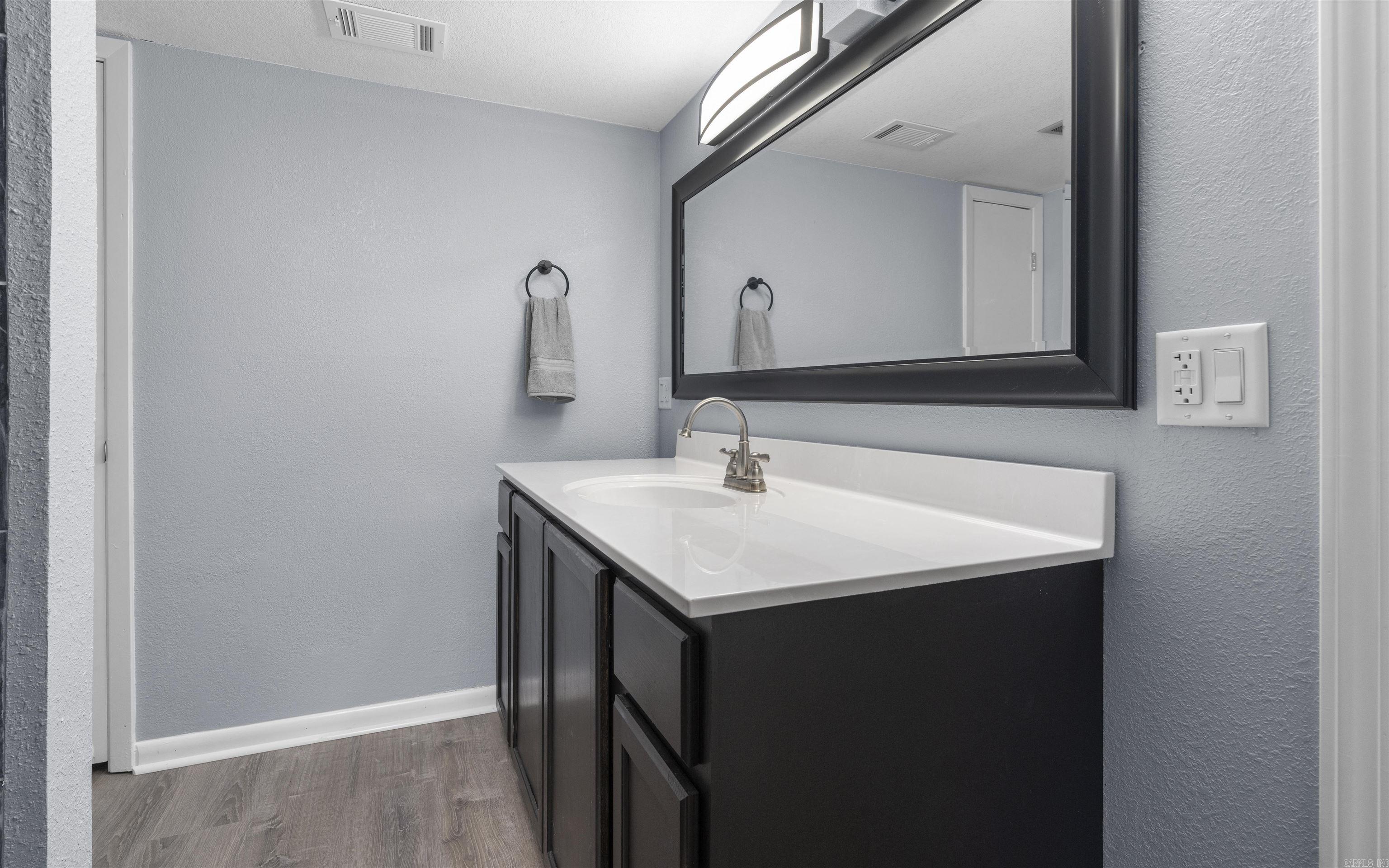 VALENCIA COURTS - Residential