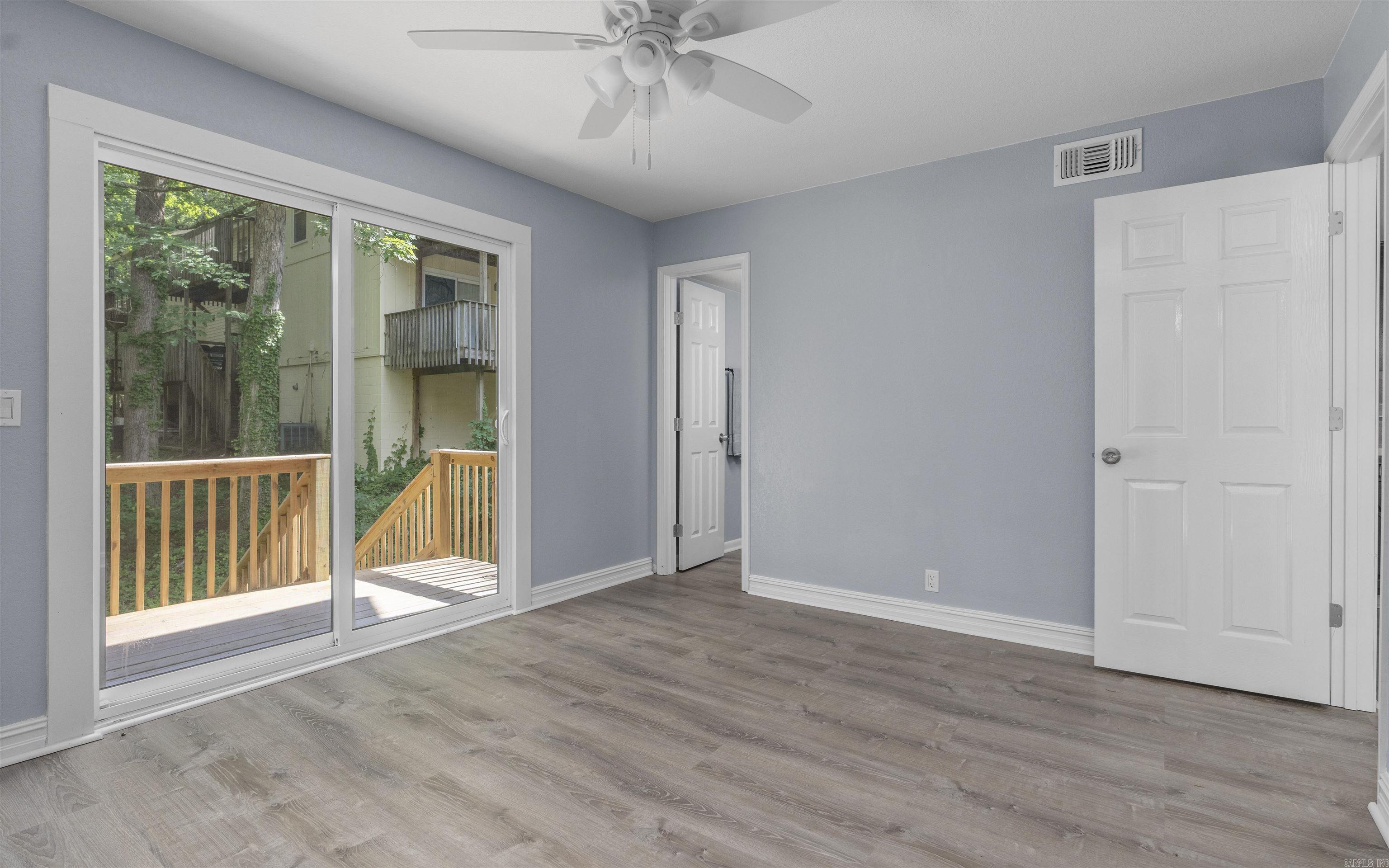 VALENCIA COURTS - Residential