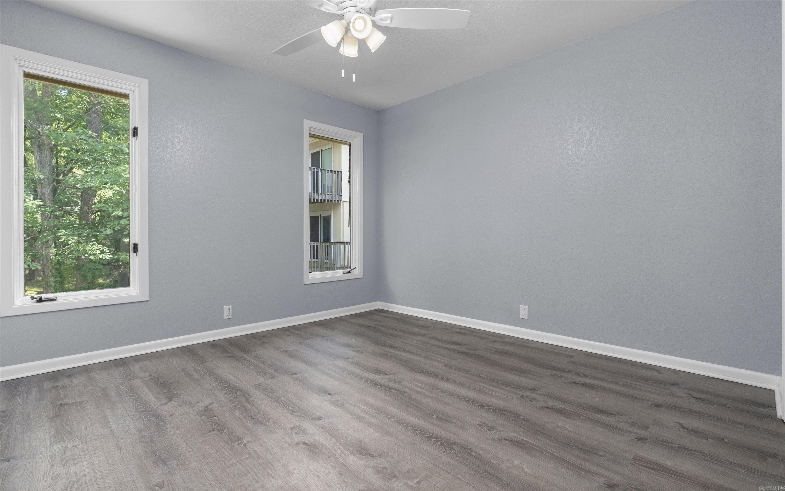 VALENCIA COURTS - Residential