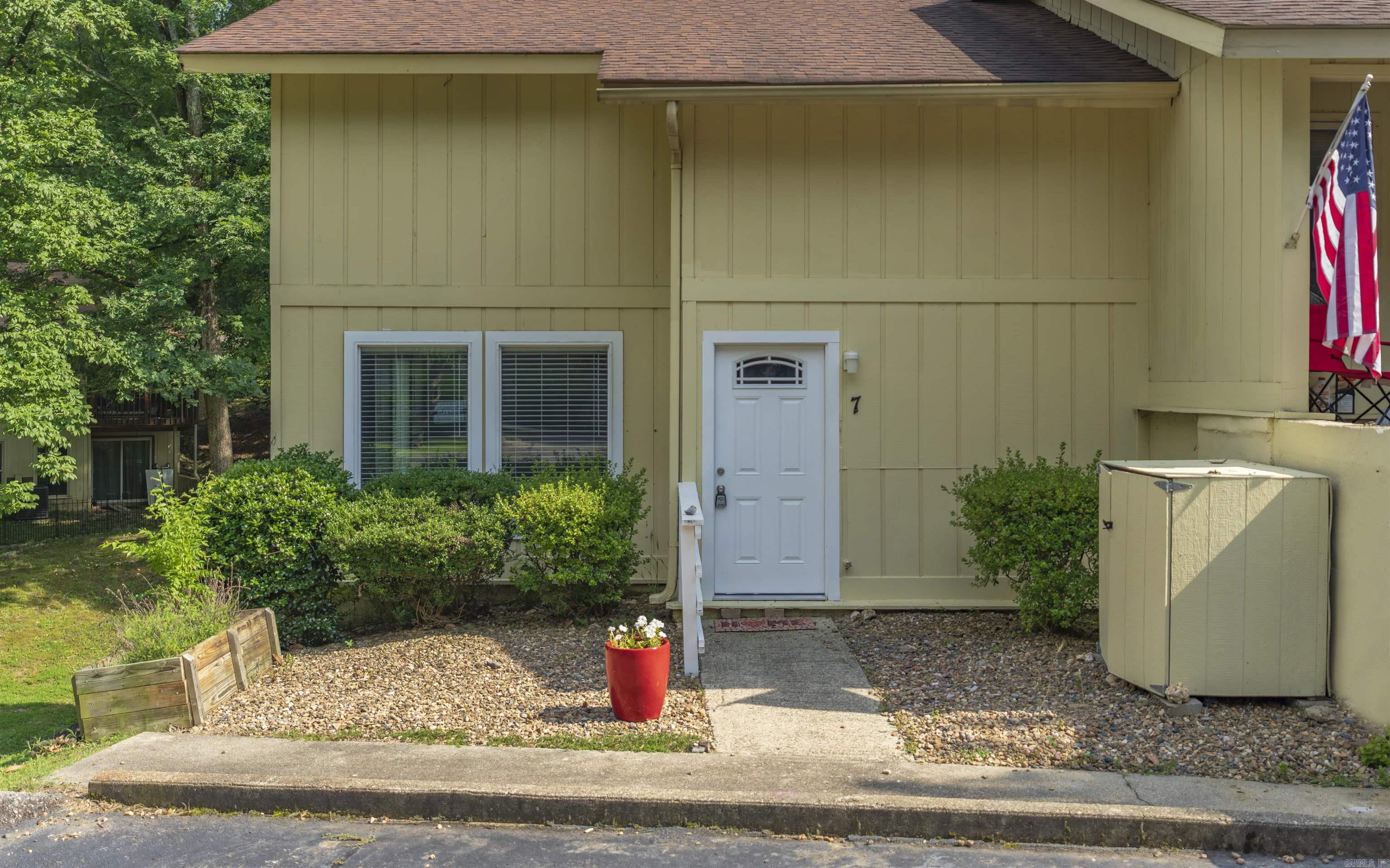 VALENCIA COURTS - Residential