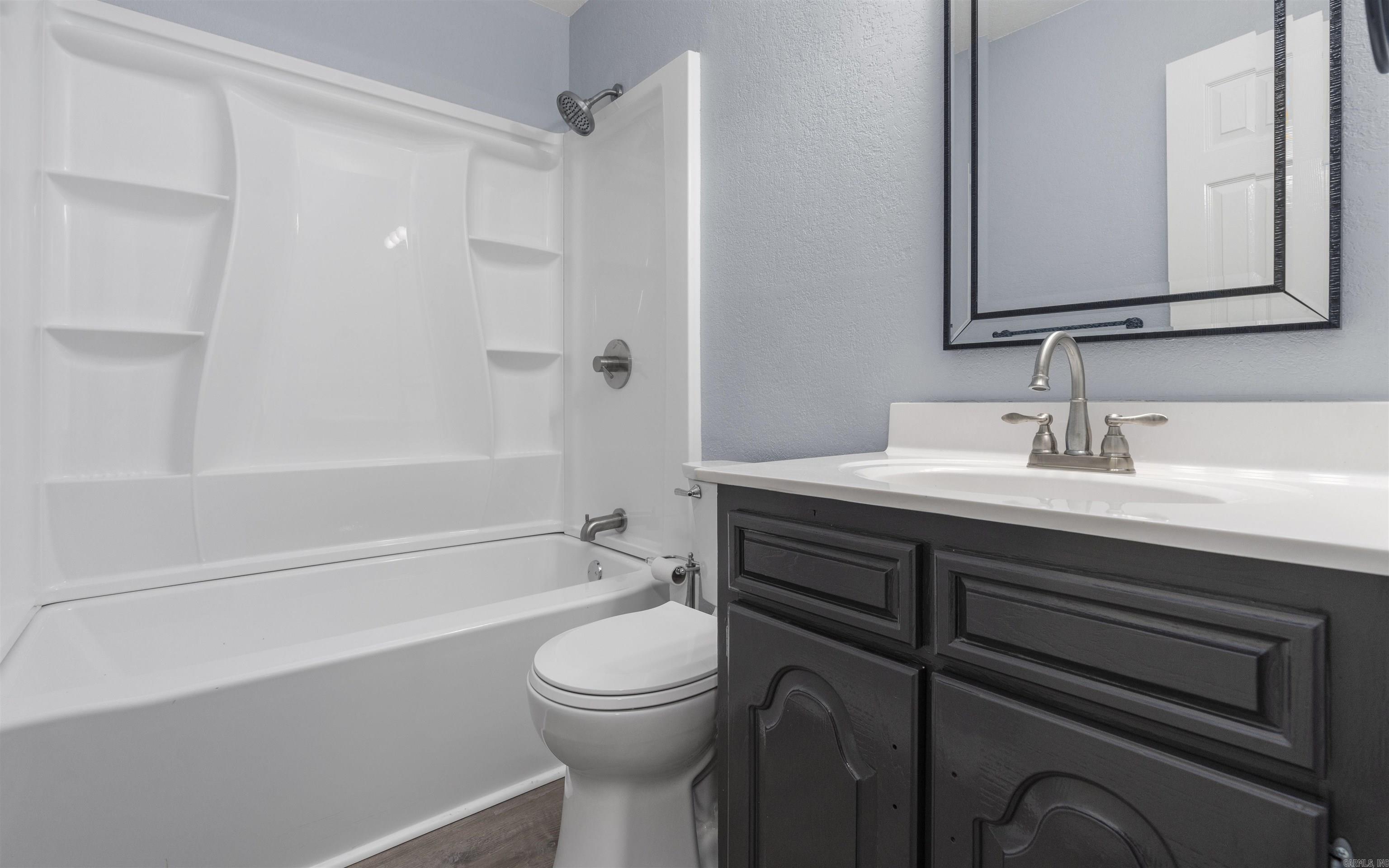 VALENCIA COURTS - Residential