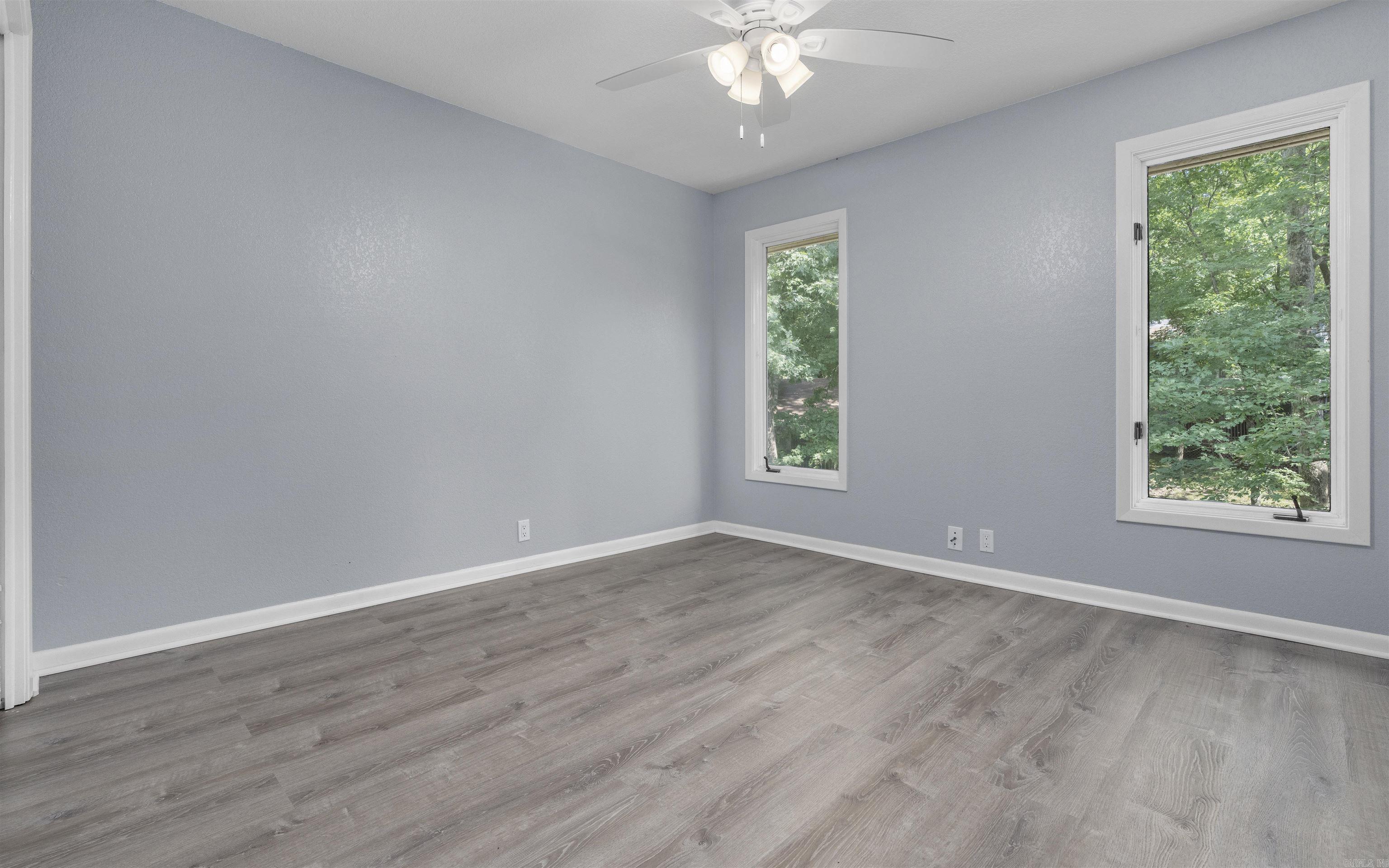 VALENCIA COURTS - Residential