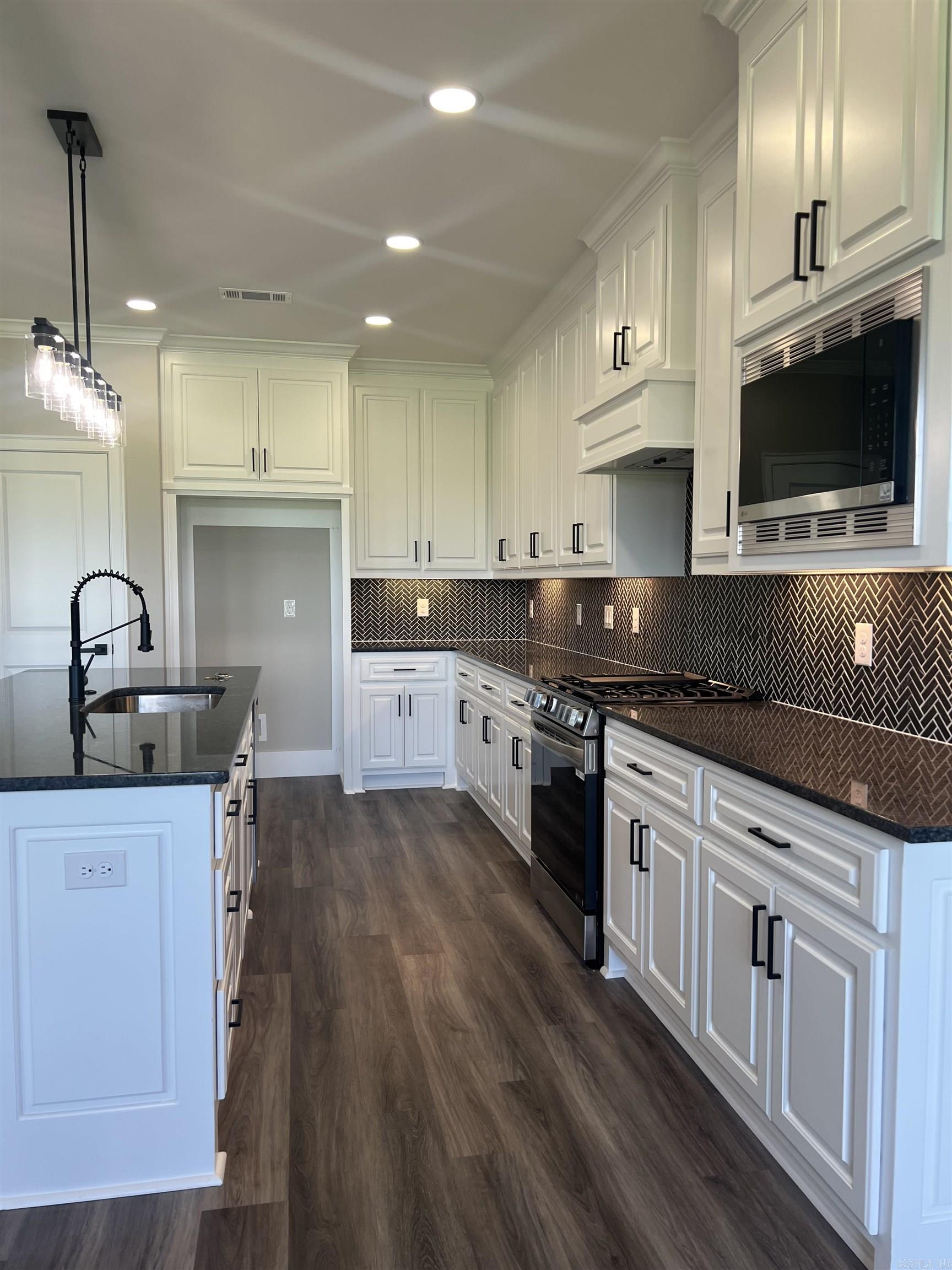 ASHLEY DOWNS - Residential