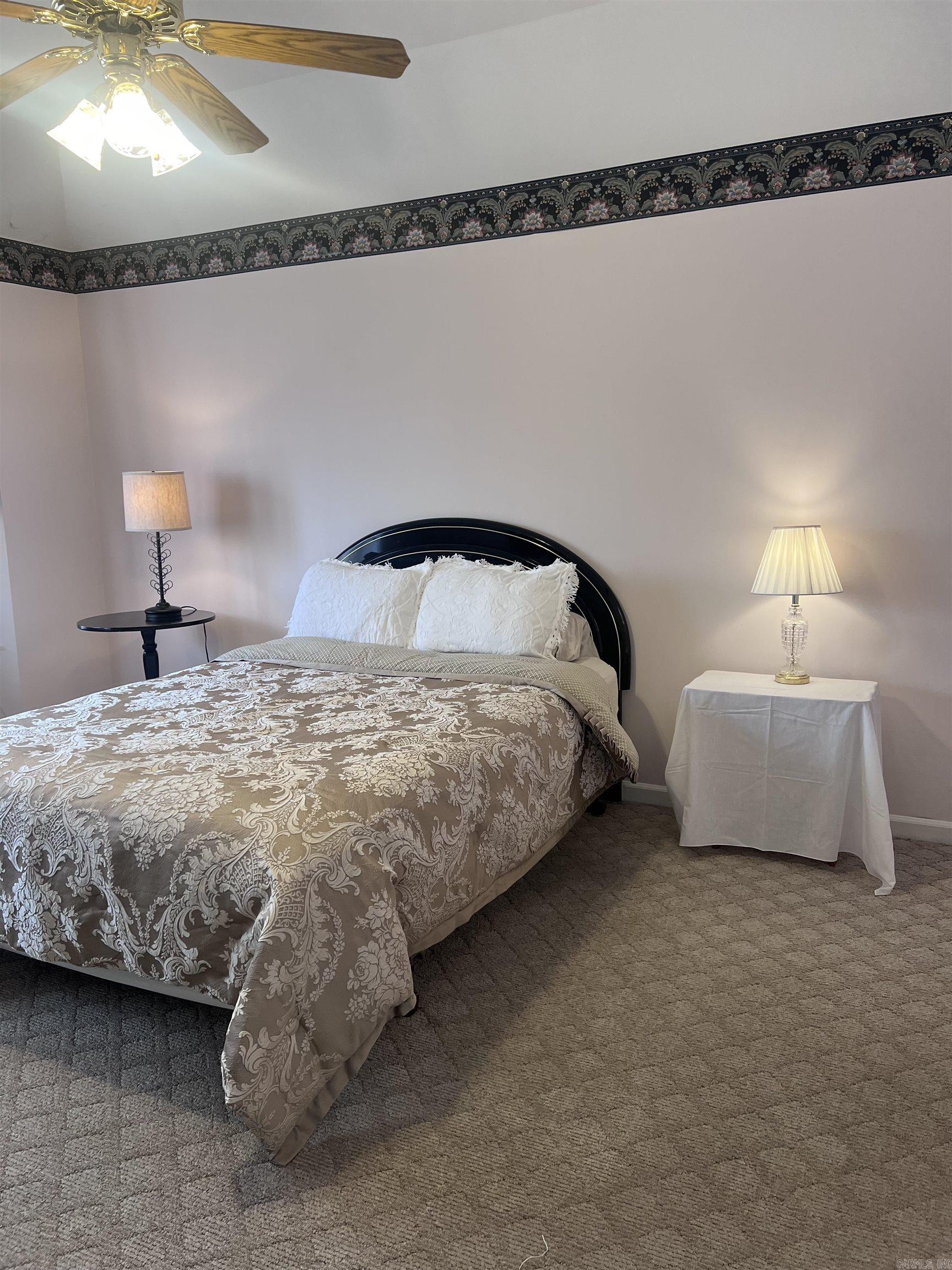 Smoking Oaks - Residential