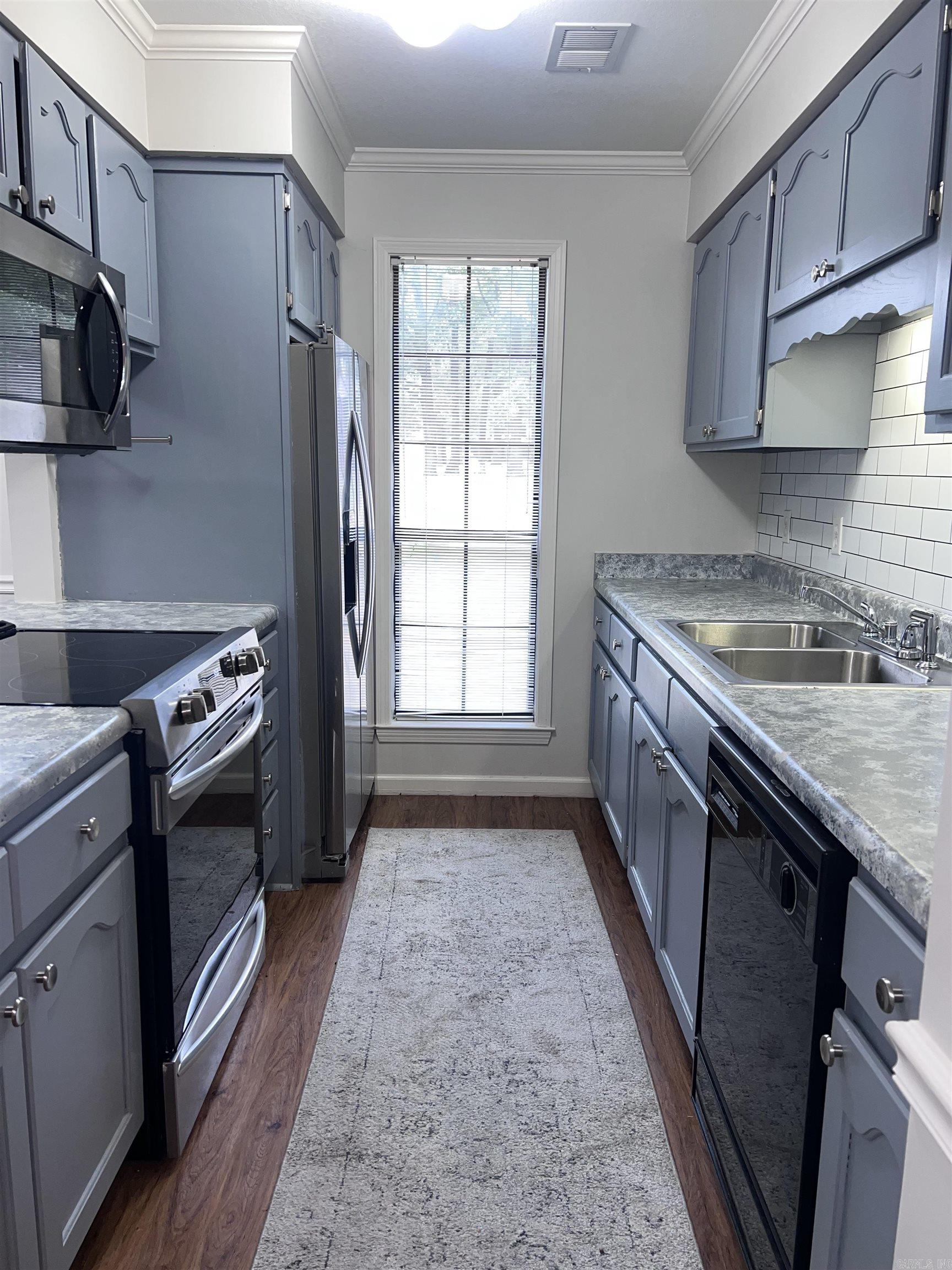 Smoking Oaks - Residential