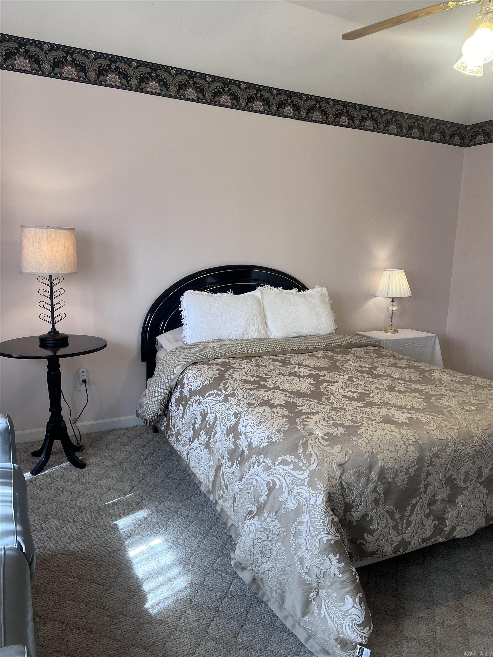 Smoking Oaks - Residential