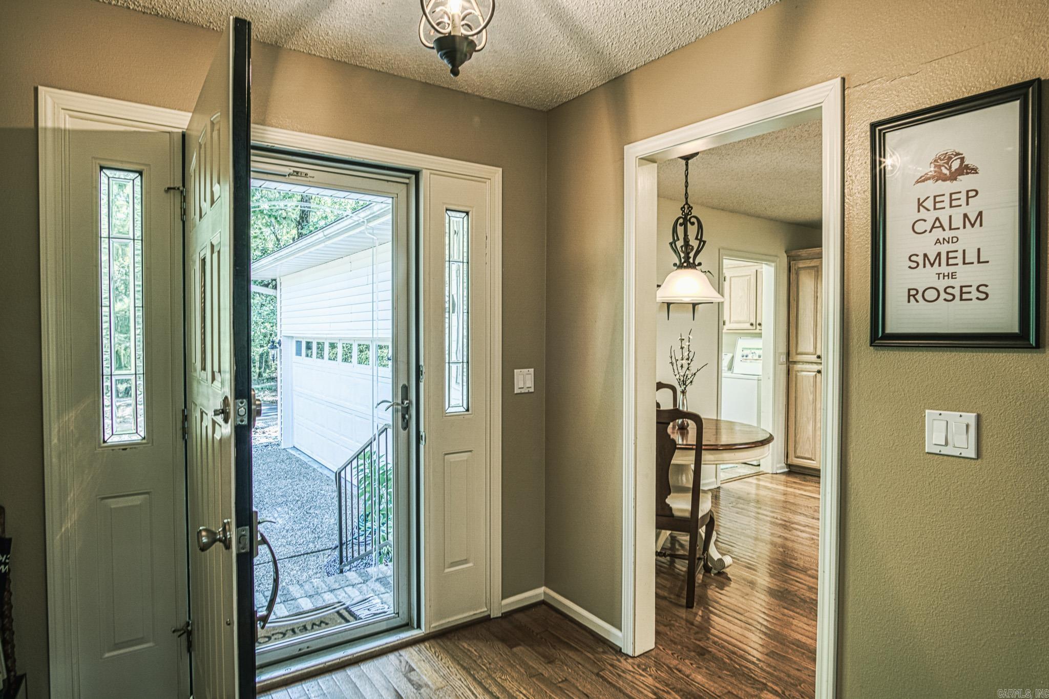 Entrada - Residential