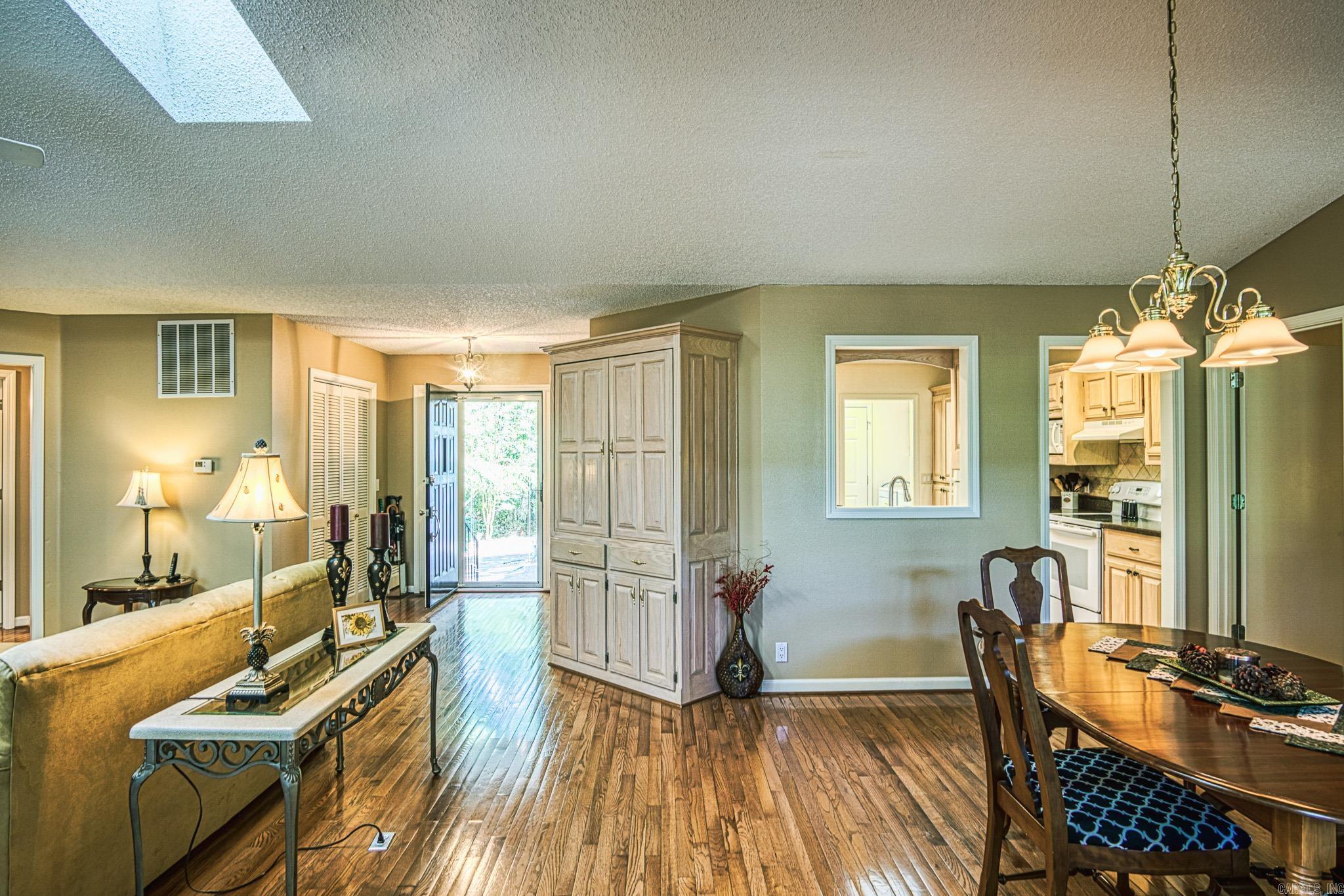 Entrada - Residential