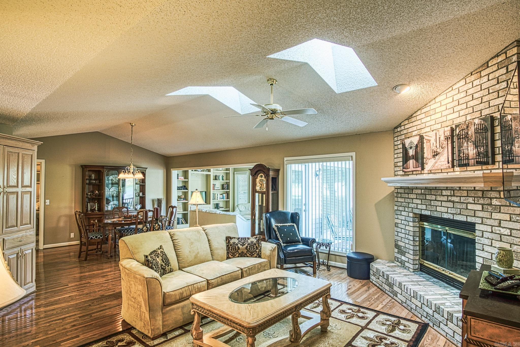 Entrada - Residential