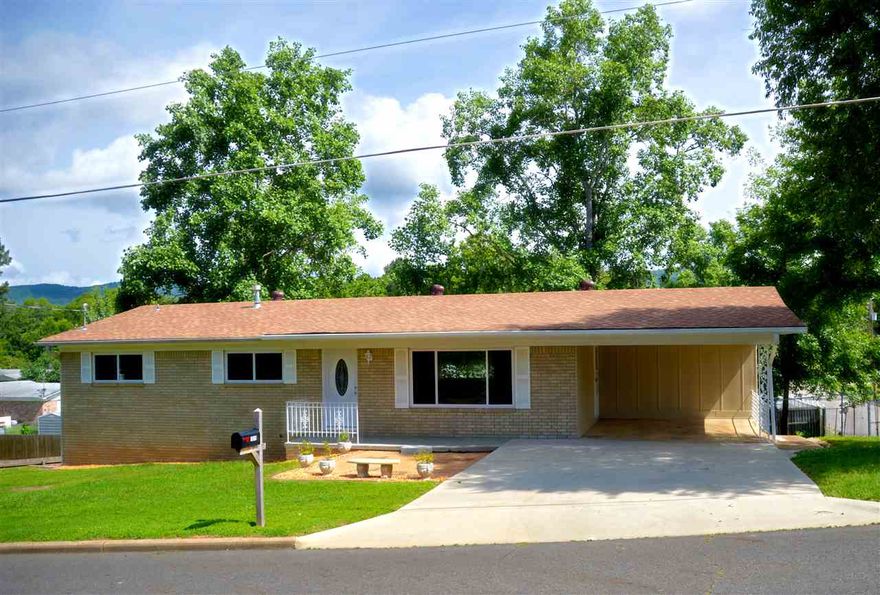 Beautifully updated home in the heart of the city! Granite counters and stainless appliances in the upstairs kitchen, a new roof, new heat and air and new water heater. Fully fenced backyard, 2 kitchens, 2 living areas, 2 laundry rooms. Perfect for the growing or extended family!