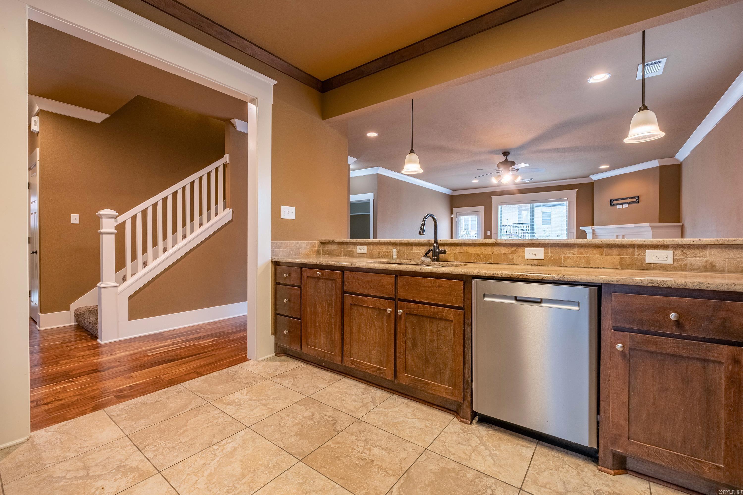 HURRICANE LAKE EST - Residential