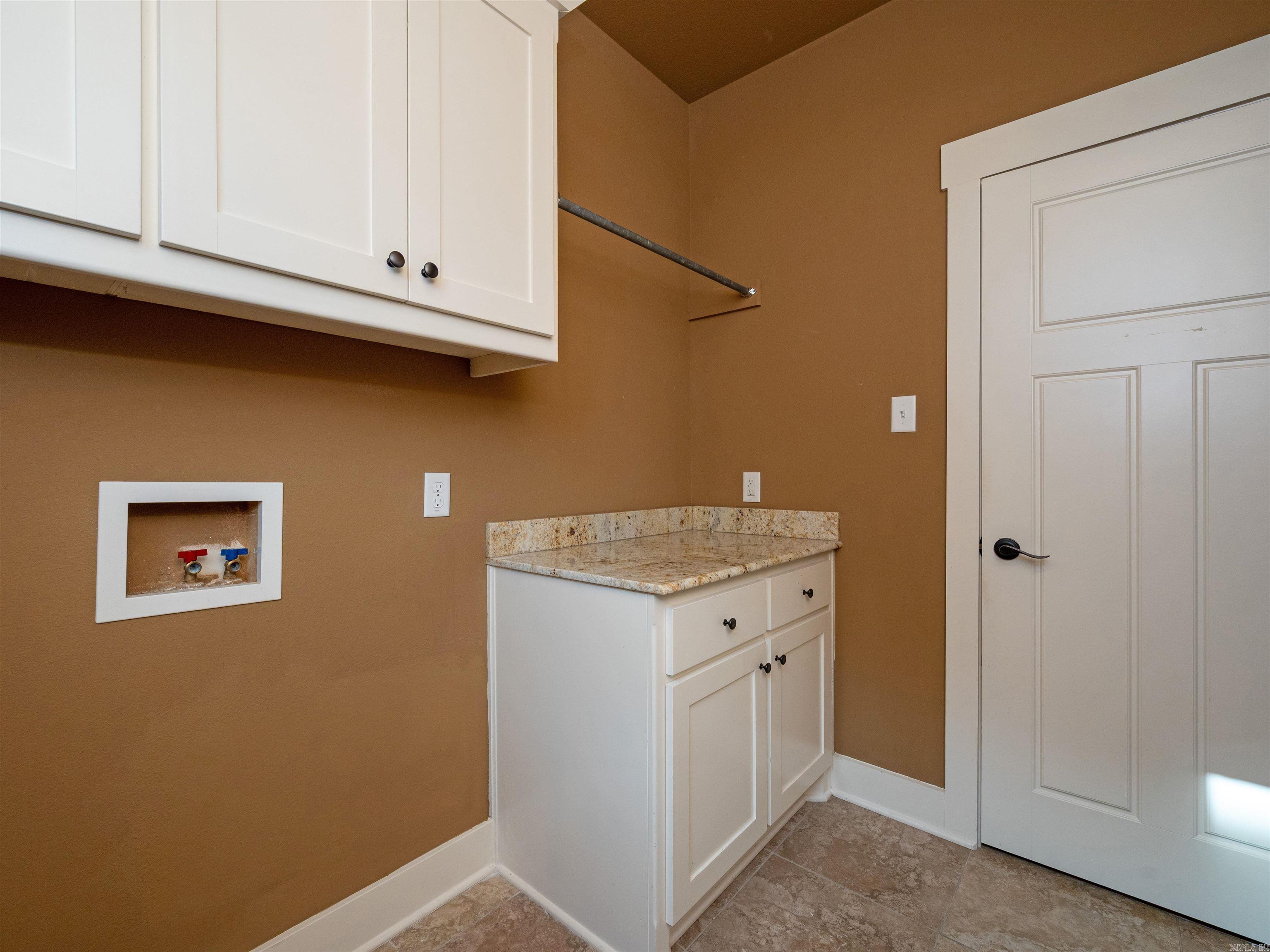 HURRICANE LAKE EST - Residential