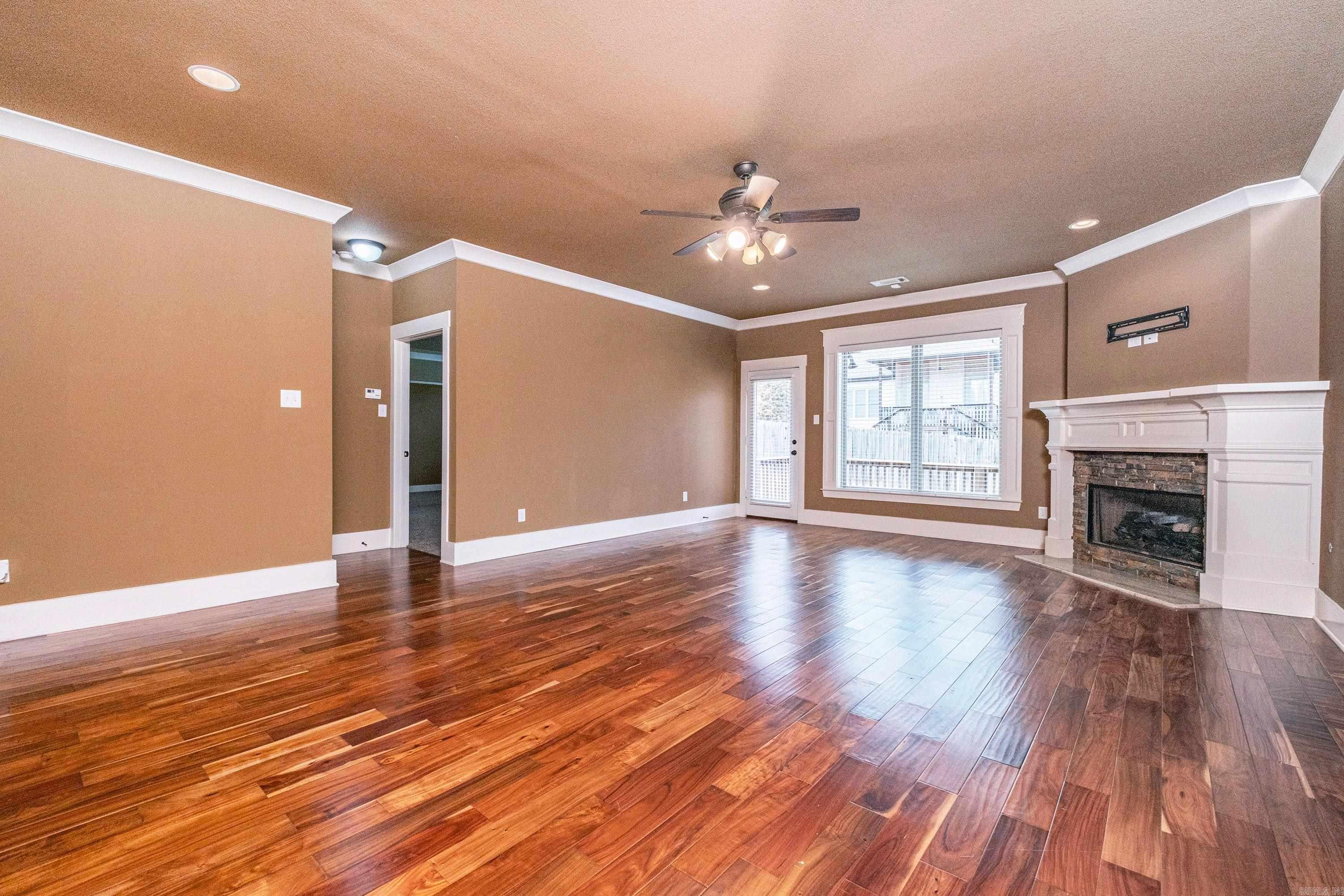 HURRICANE LAKE EST - Residential