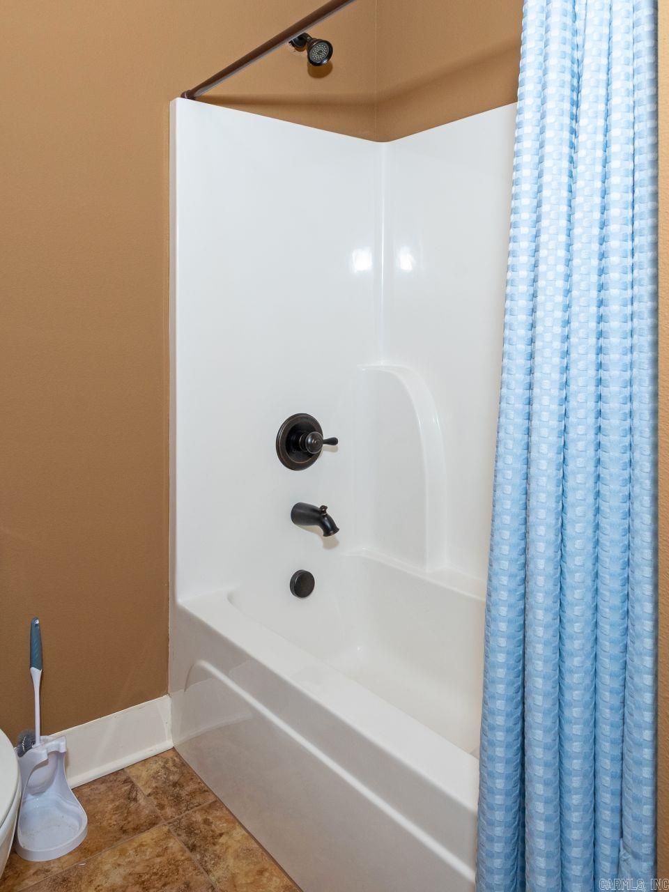 HURRICANE LAKE EST - Residential